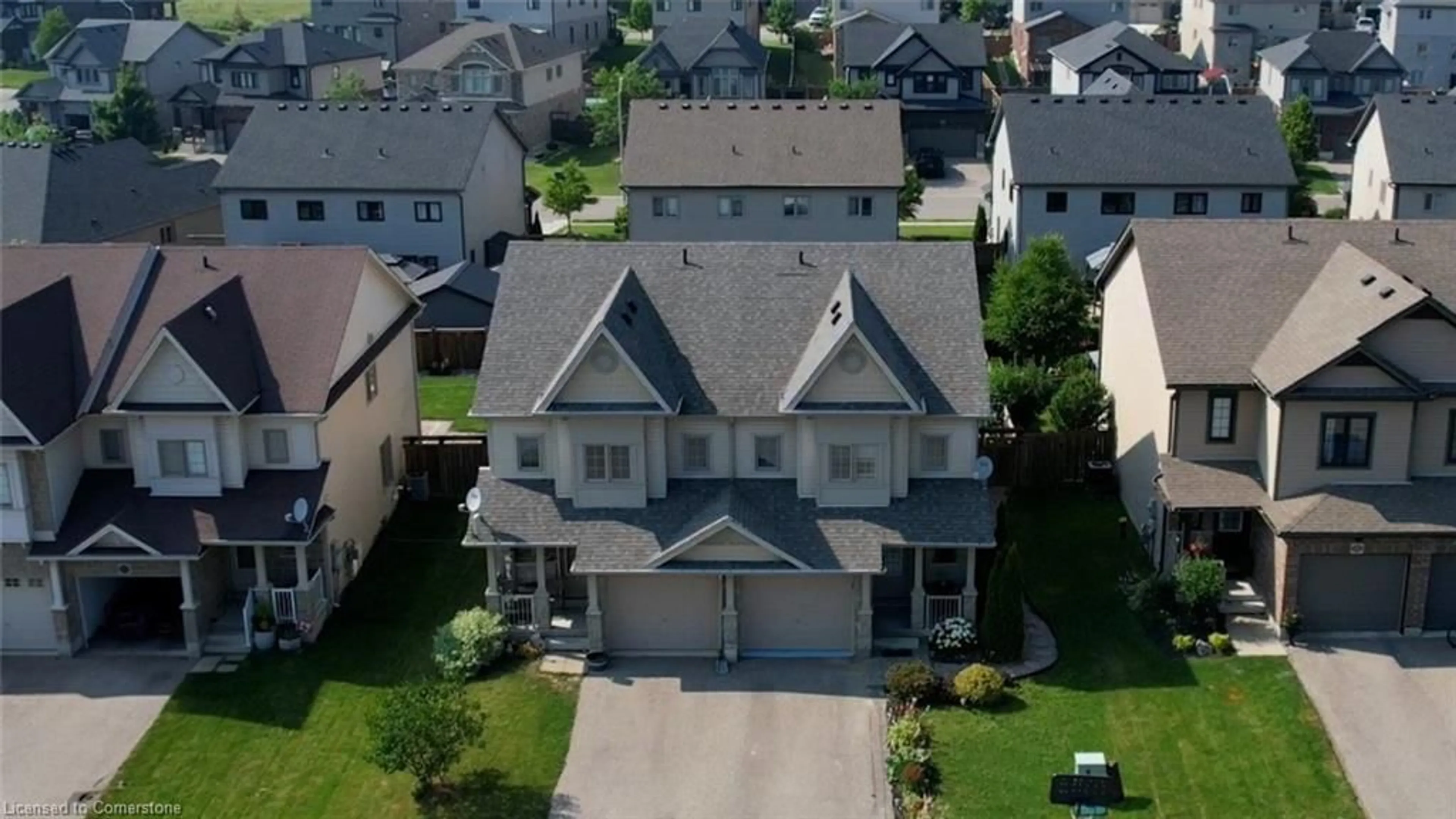 A pic from outside/outdoor area/front of a property/back of a property/a pic from drone, street for 19 Trillium Way, Simcoe Ontario N3Y 0B8