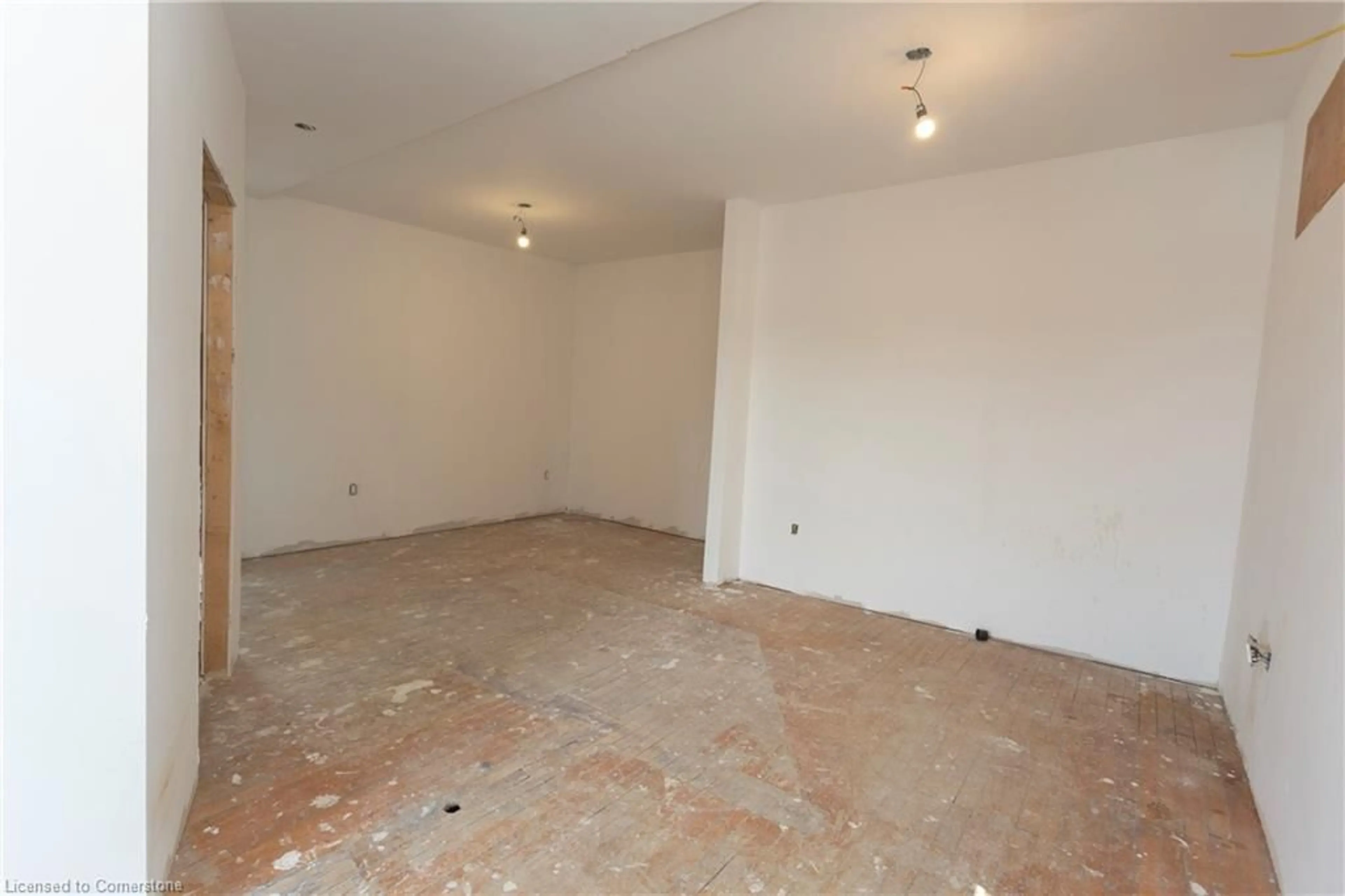 A pic of a room for 16 King St, Cayuga Ontario N0A 1E0