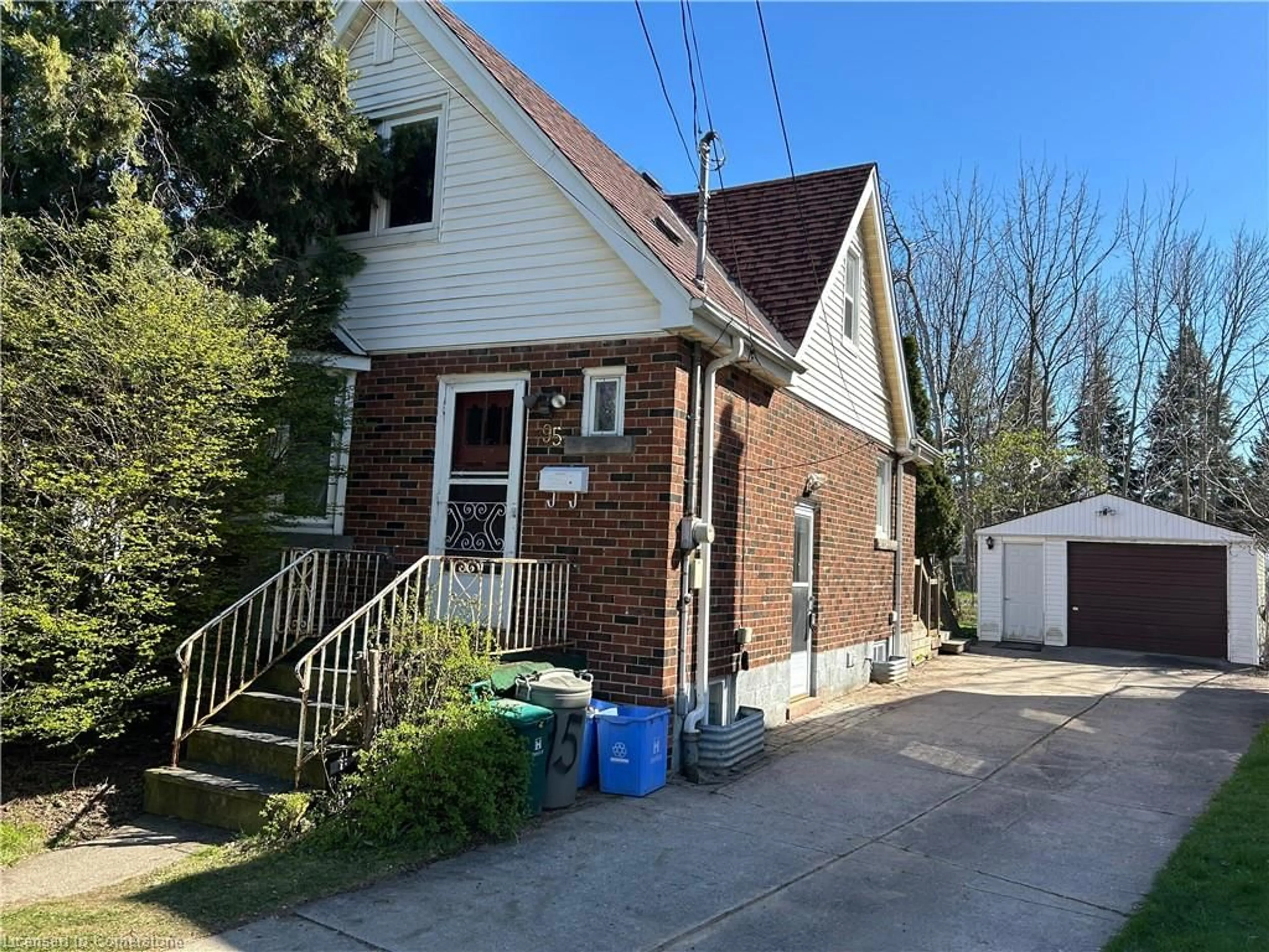 Home with brick exterior material, street for 95 Glenmount Ave, Hamilton Ontario L8S 2L3