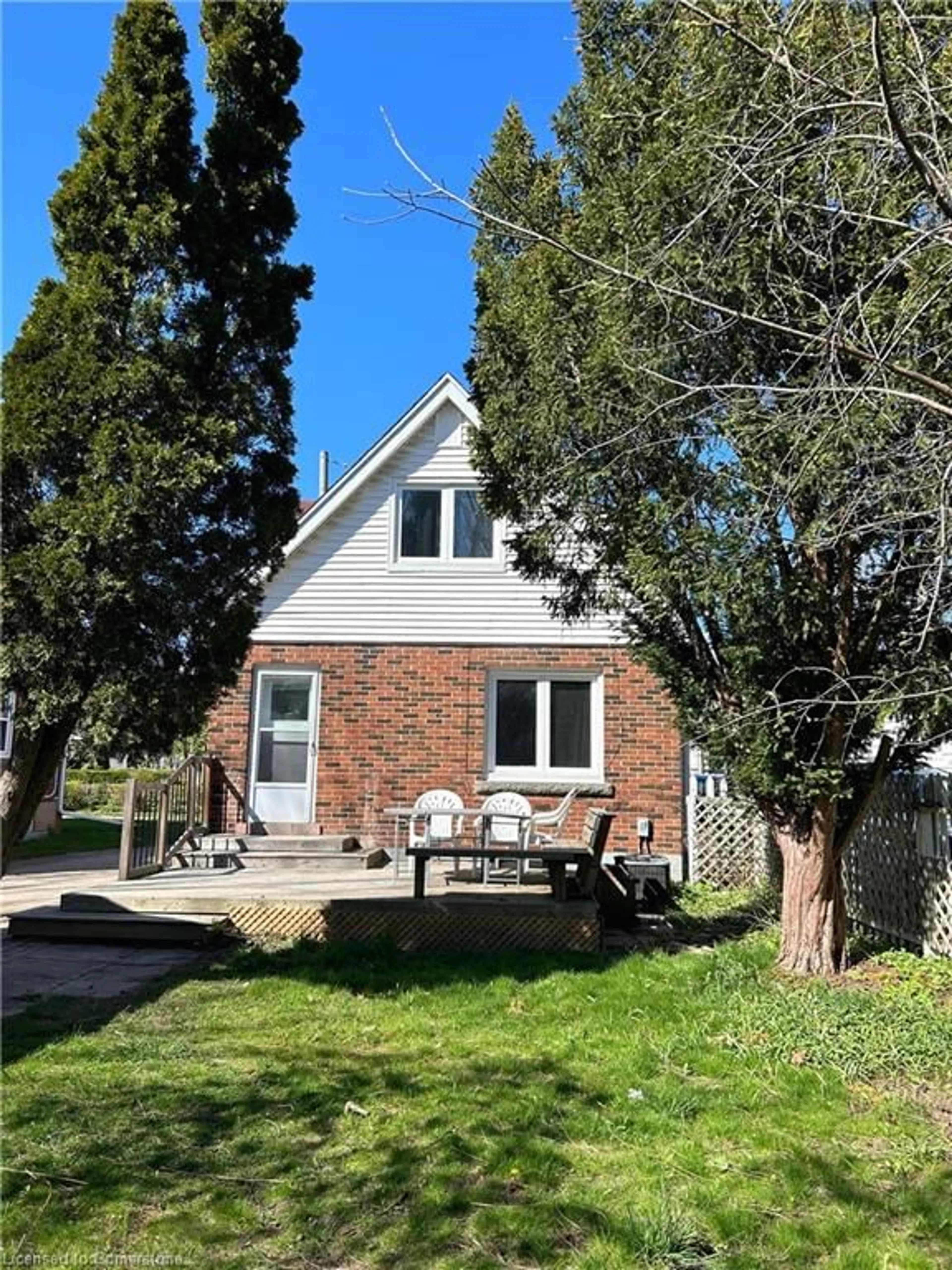 Home with brick exterior material, street for 95 Glenmount Ave, Hamilton Ontario L8S 2L3