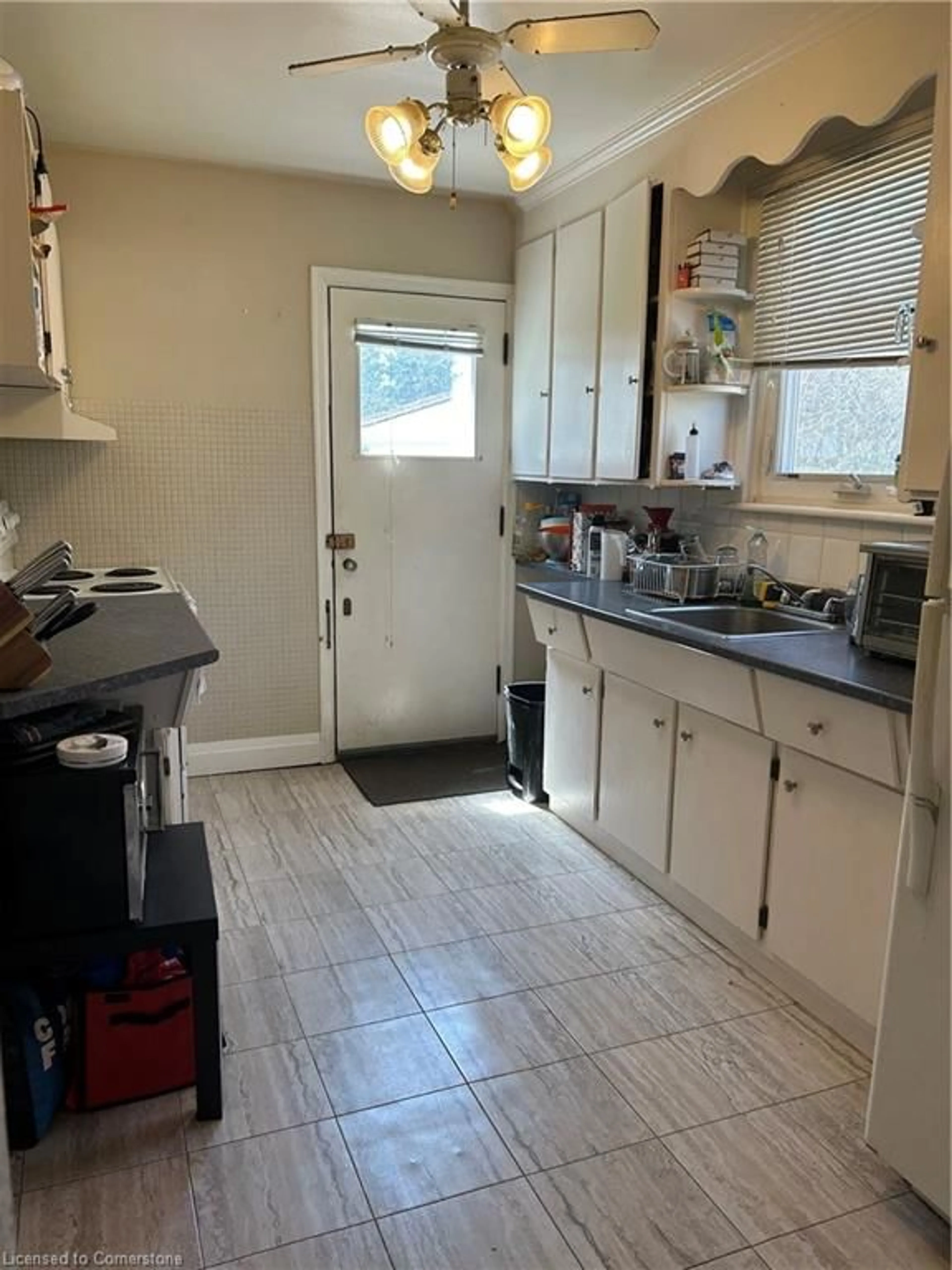 Standard kitchen, ceramic/tile floor for 95 Glenmount Ave, Hamilton Ontario L8S 2L3