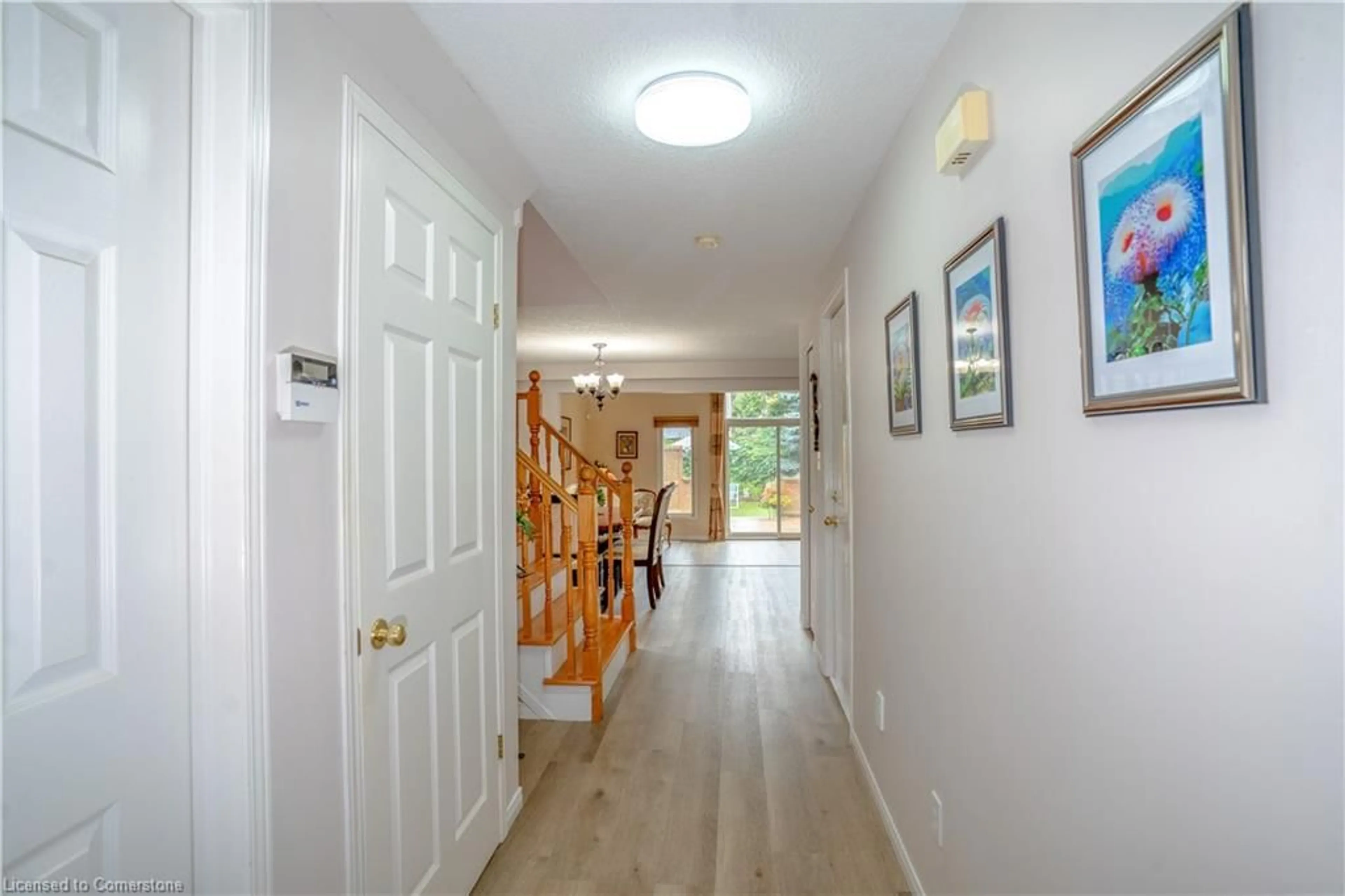 Indoor foyer for 601 Mountain Maple Ave, Waterloo Ontario N2V 2P4