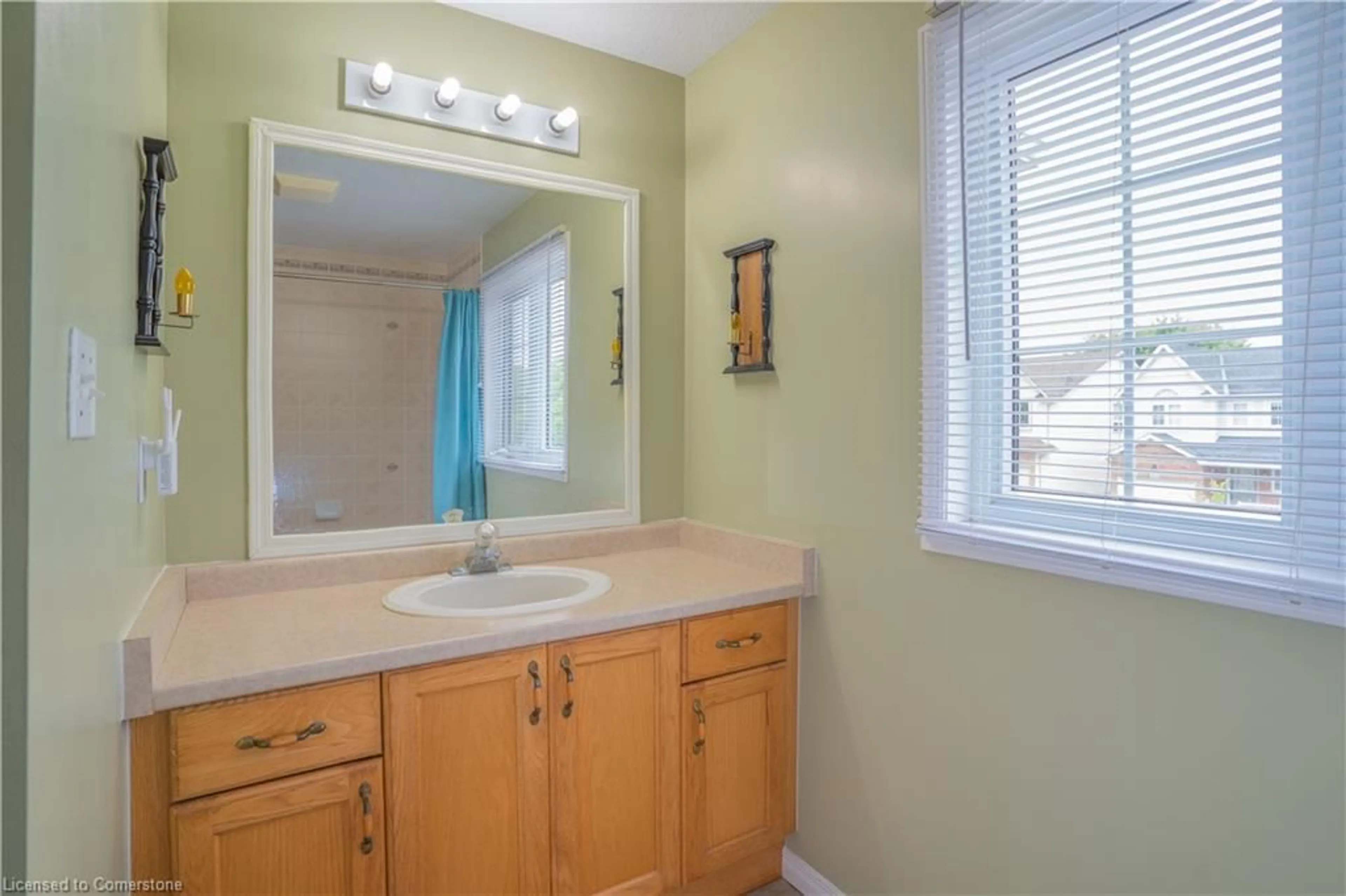 Standard bathroom, unknown for 601 Mountain Maple Ave, Waterloo Ontario N2V 2P4