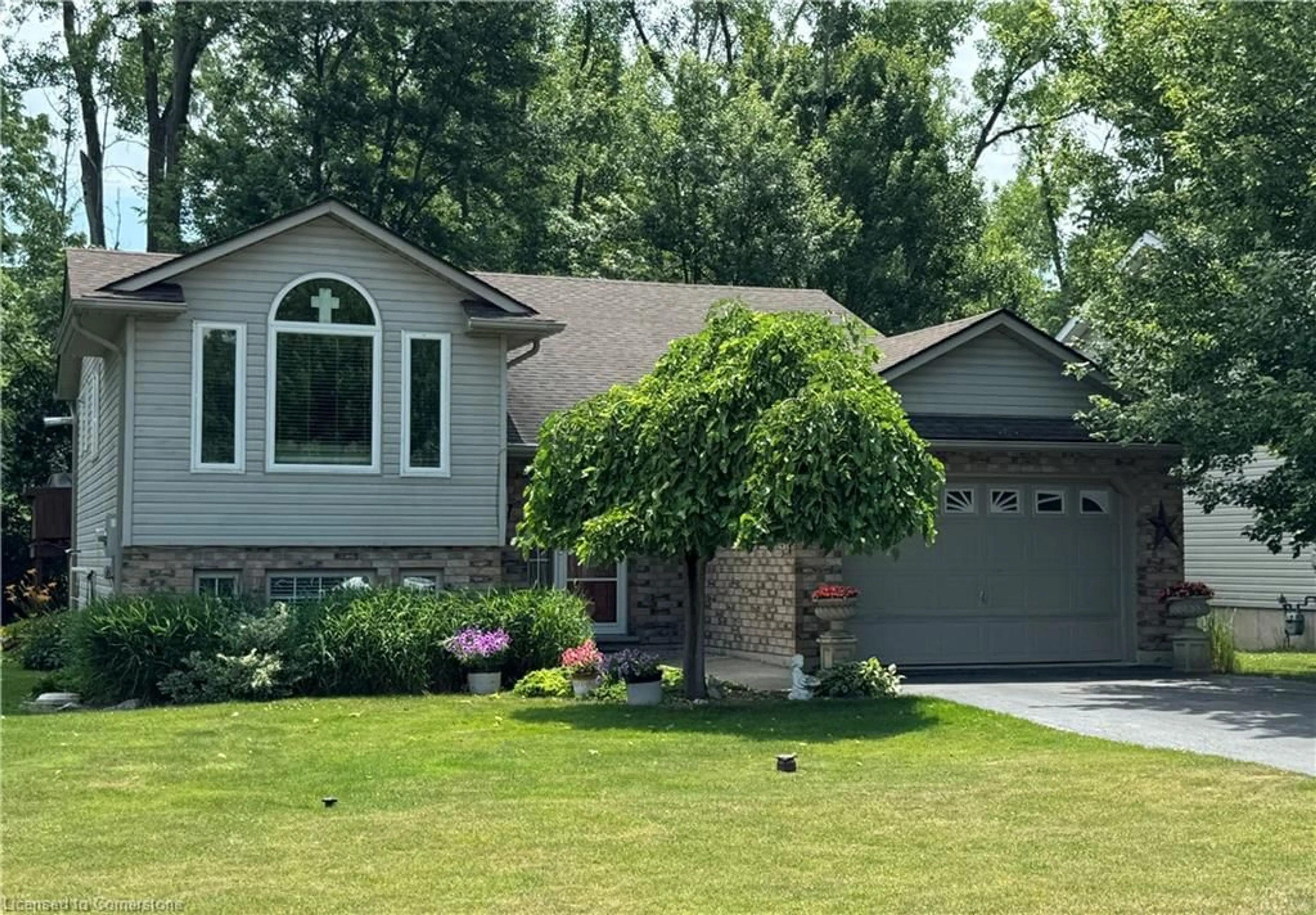 Home with vinyl exterior material, unknown for 7 Rochelle Cres, Ridgeway Ontario L0S 1N0