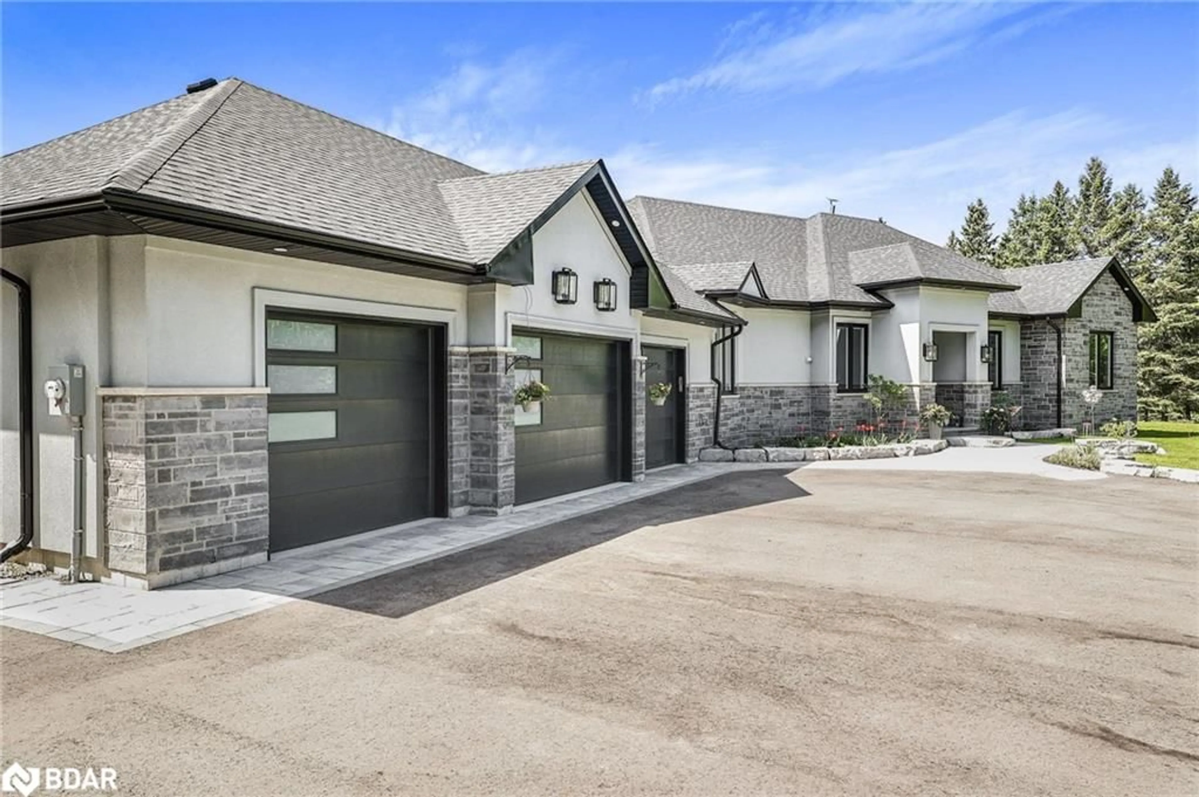 Indoor garage for 7028 Pine Plains Rd, Everett Ontario L0M 1J0
