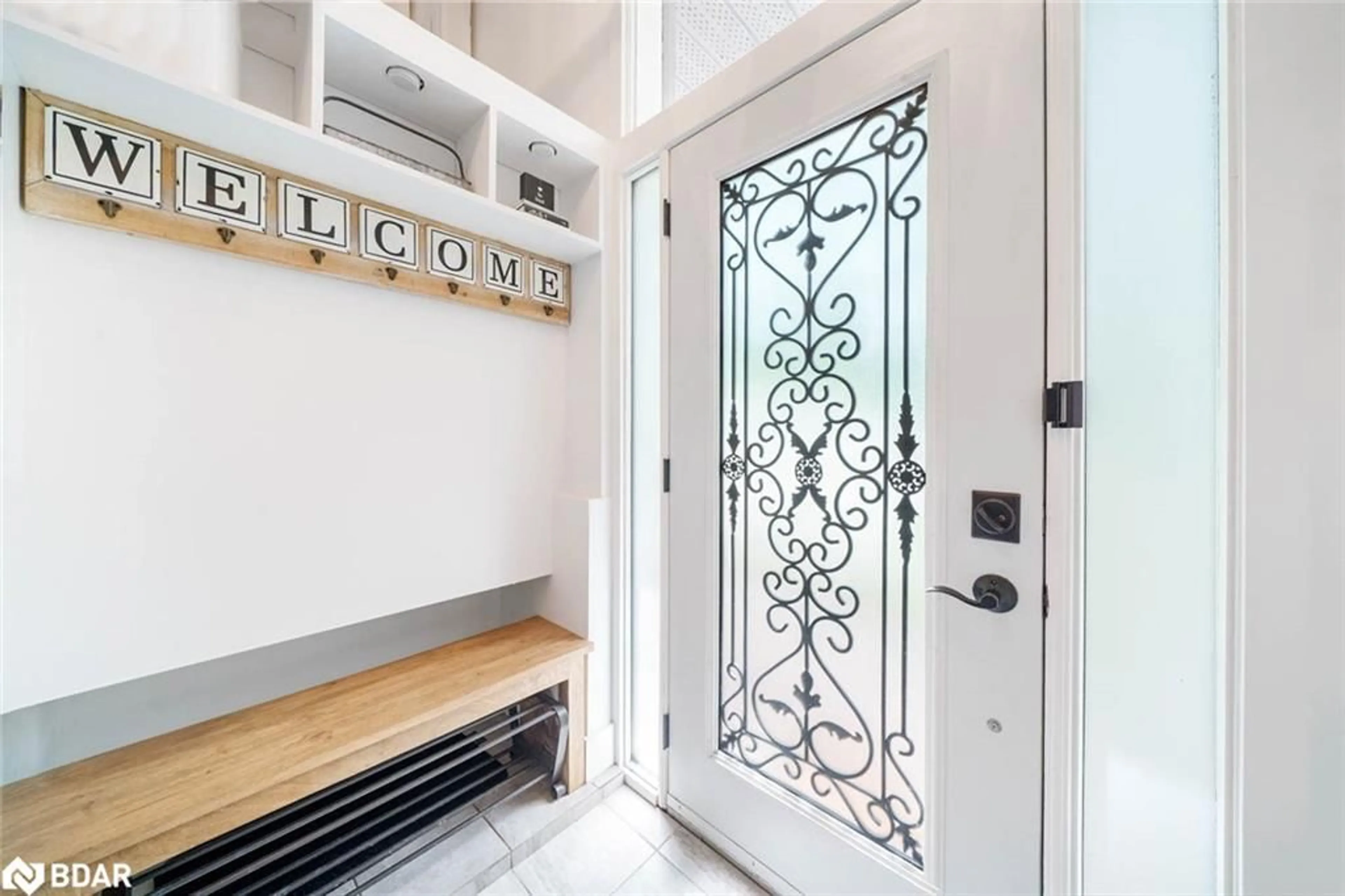 Indoor entryway for 2 Noraline Ave, Midhurst Ontario L0L 1X1