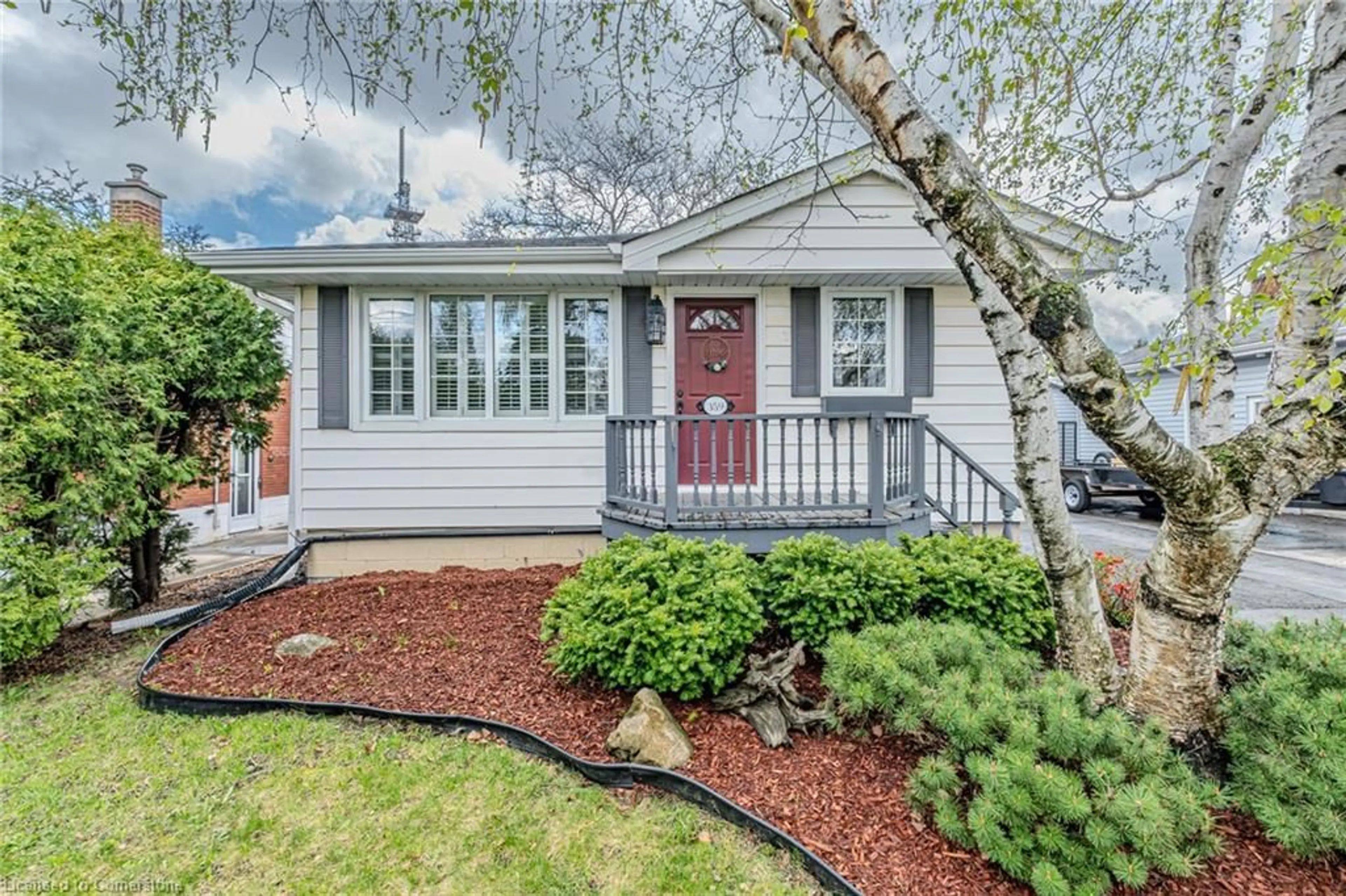 Home with vinyl exterior material, street for 359 East 18th St, Hamilton Ontario L9A 4P7