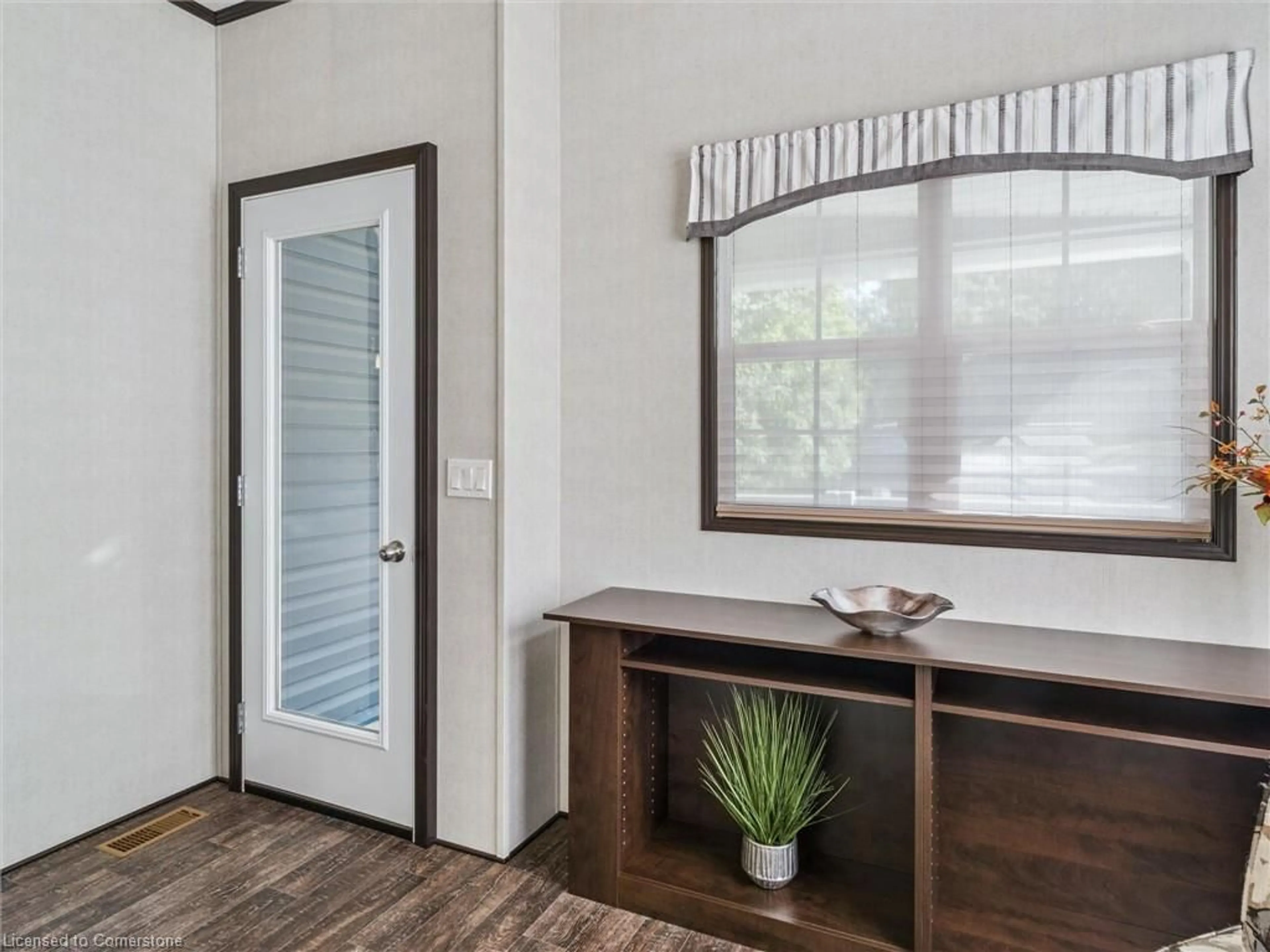 Indoor entryway for 1082 Shamrock Marina Rd #192, Severn Bridge Ontario P0E 1N0