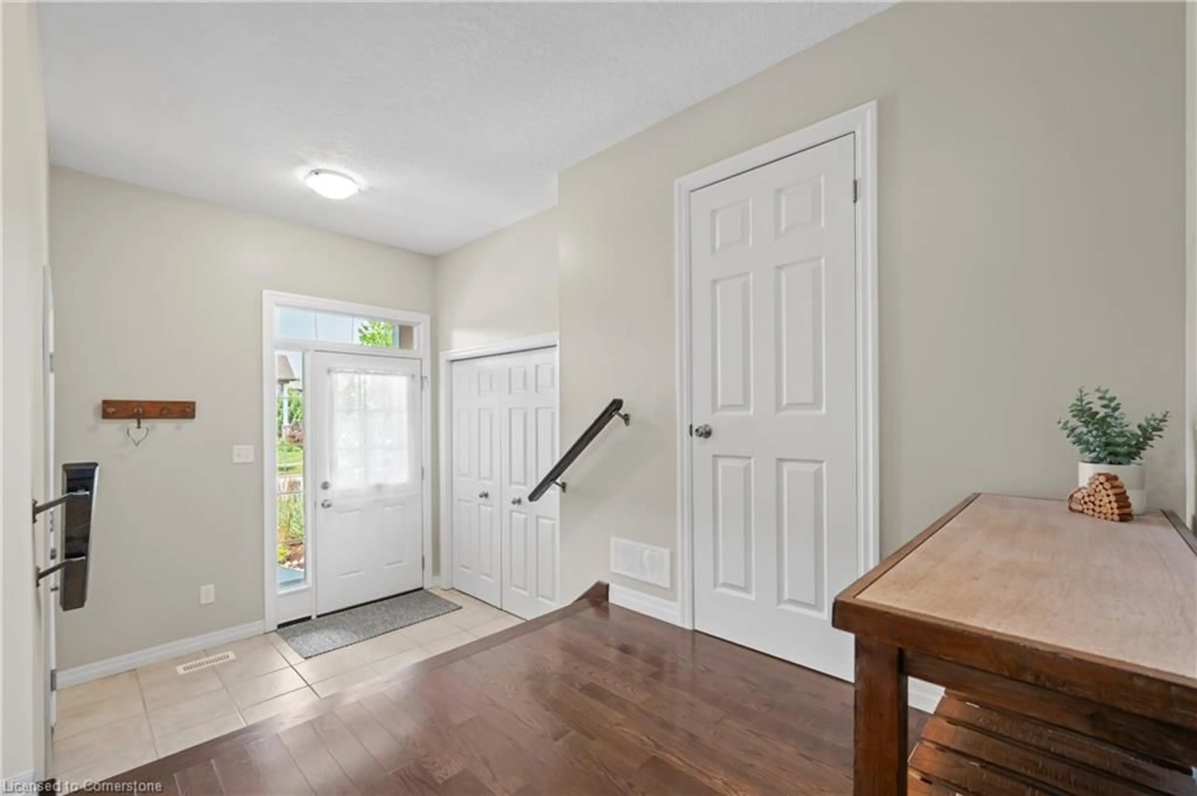 Indoor entryway for 111 Hardcastle Dr, Cambridge Ontario N1S 0A6