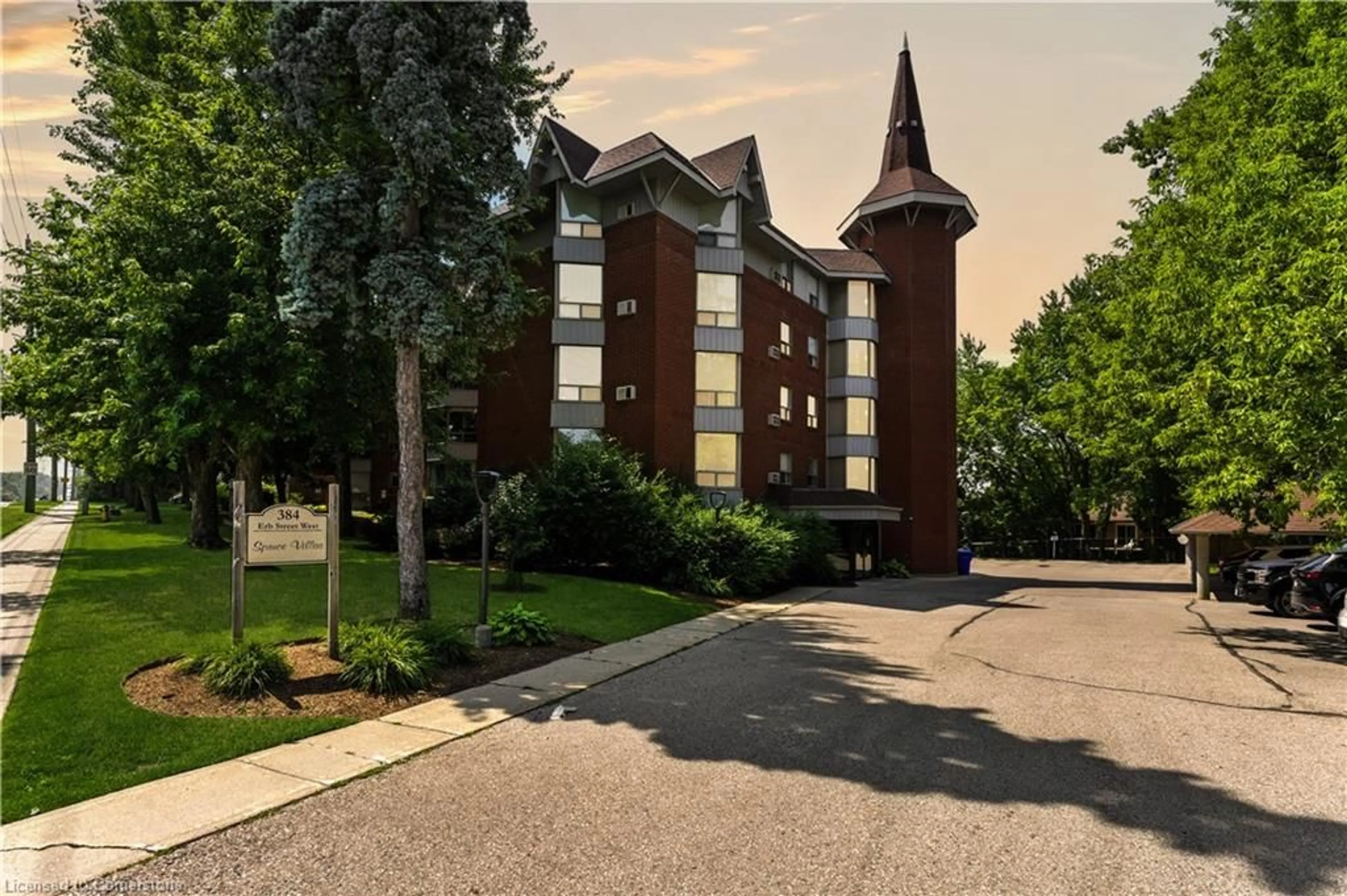Unknown for 384 Erb St #404, Waterloo Ontario N2L 1W6