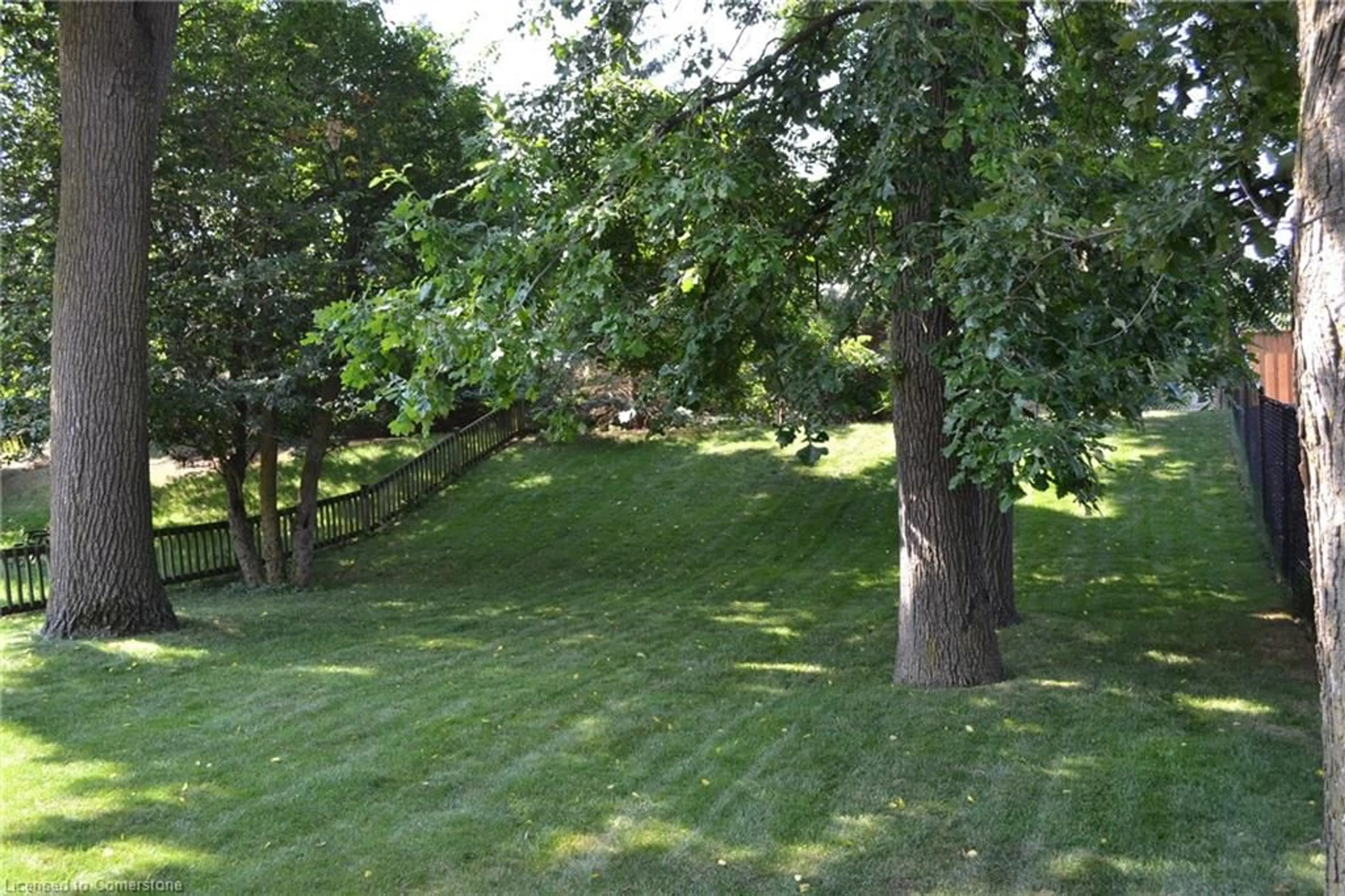 Unknown for 555 Brigantine Dr, Waterloo Ontario N2K 4A7