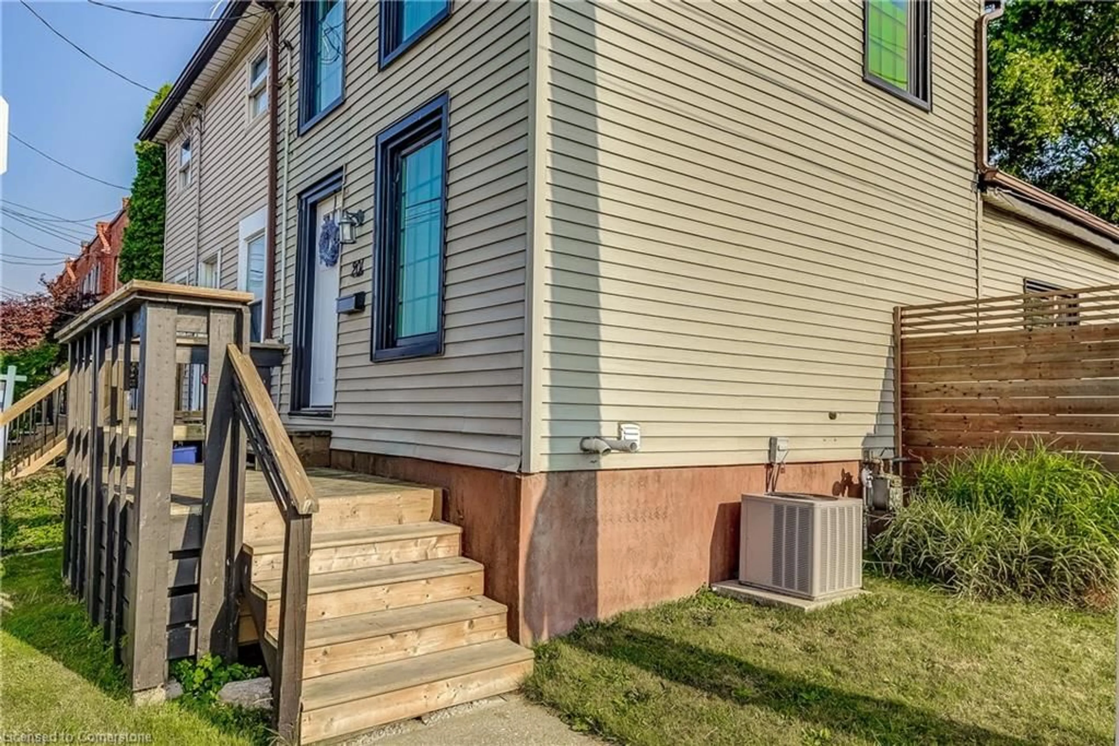 Unknown for 201 Barton St, Hamilton Ontario L8R 2H3