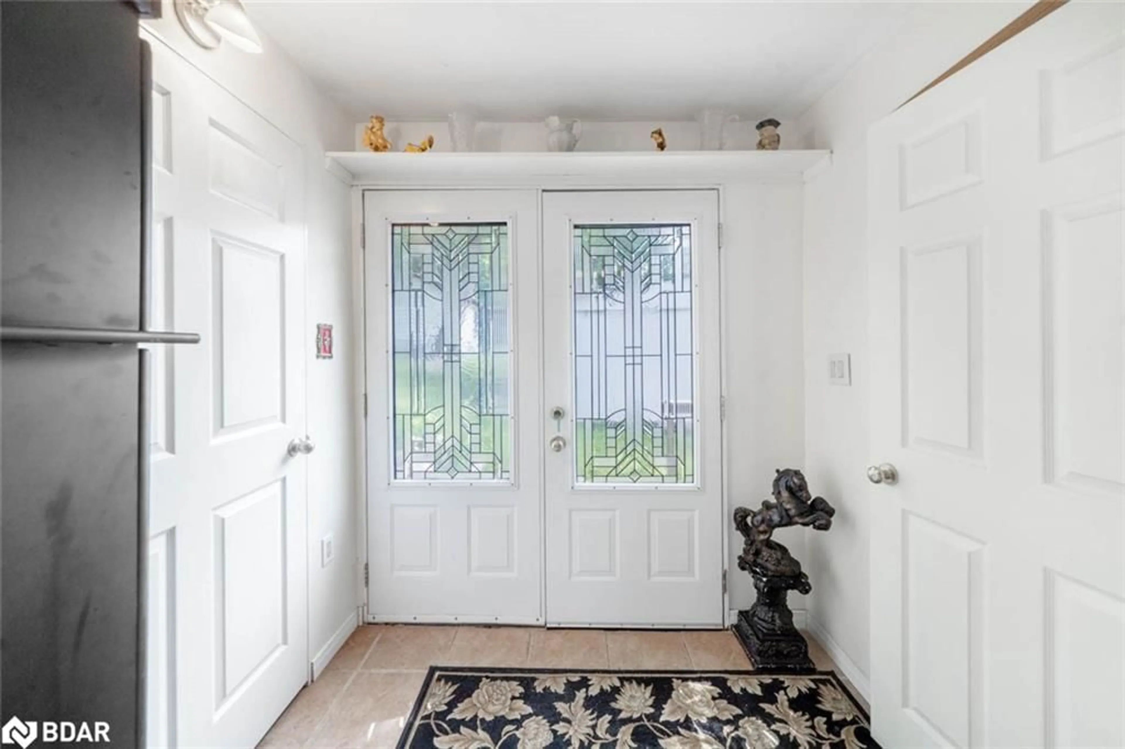 Indoor entryway for 1291 Muskoka Rd 118 W, Bracebridge Ontario P1L 1W8