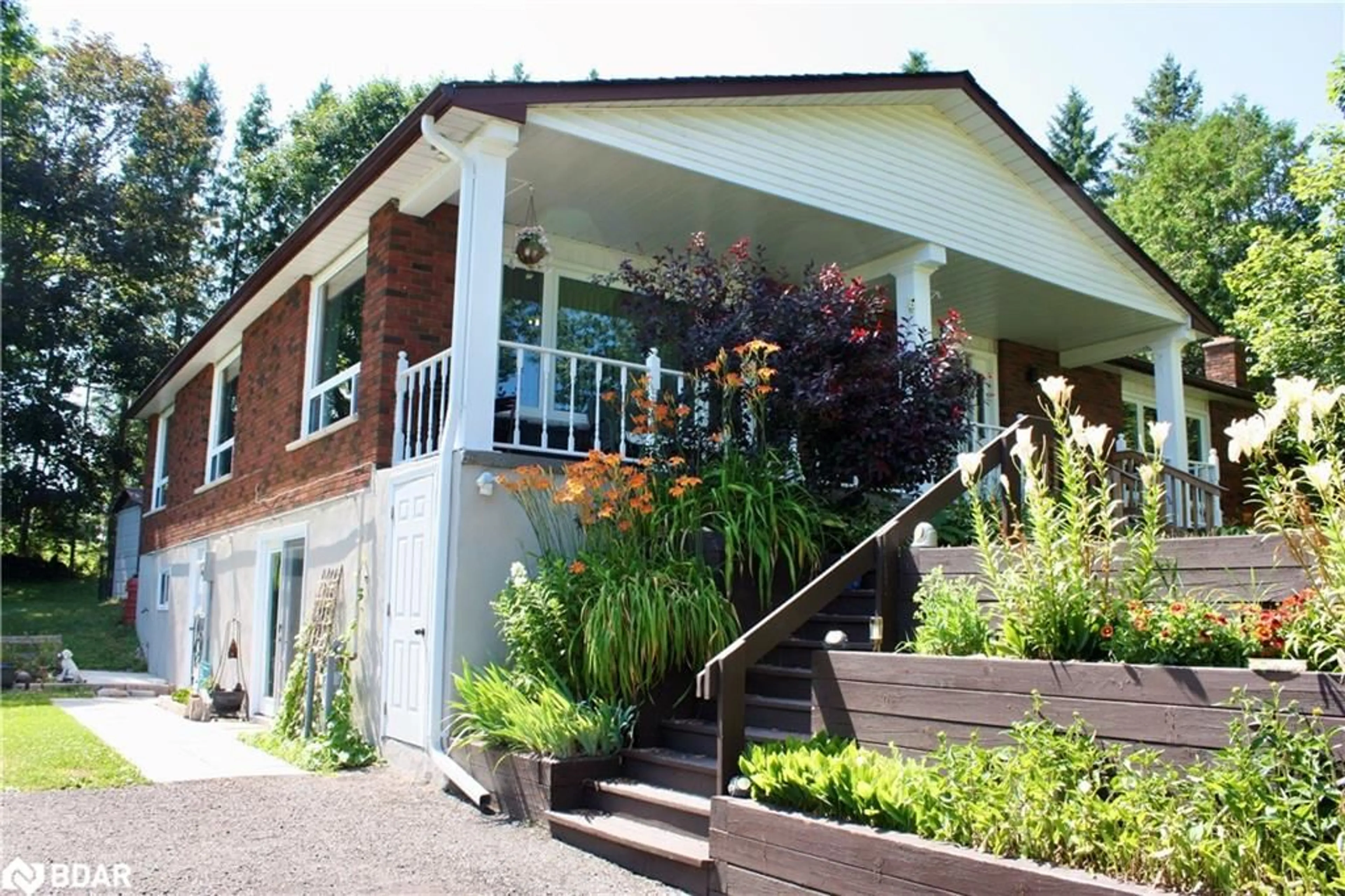 Patio, building for 634 Brick Rd, Ennismore Township Ontario K0L 1T0