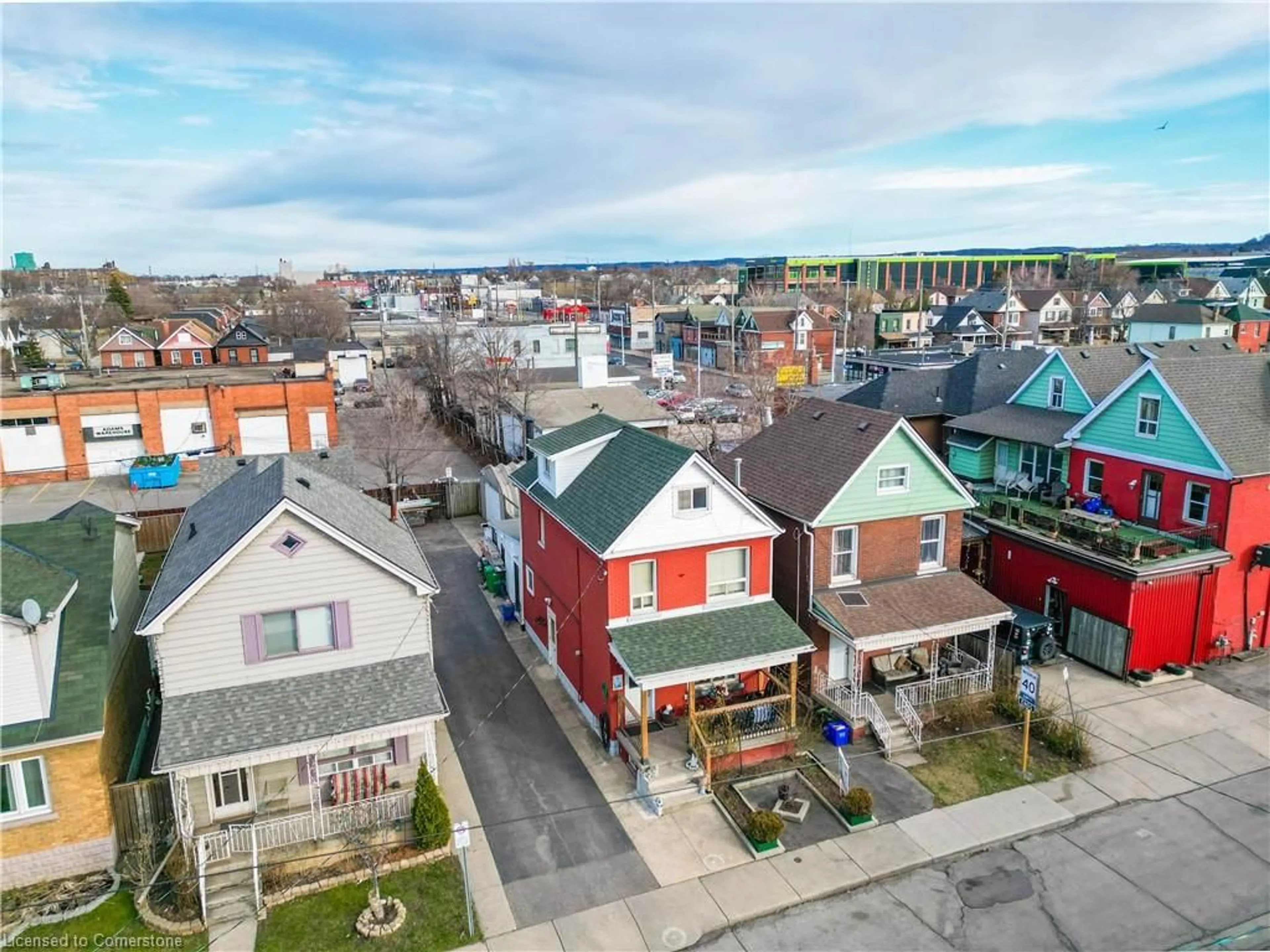 A pic from outside/outdoor area/front of a property/back of a property/a pic from drone, street for 196 Avondale St, Hamilton Ontario L8L 7C3