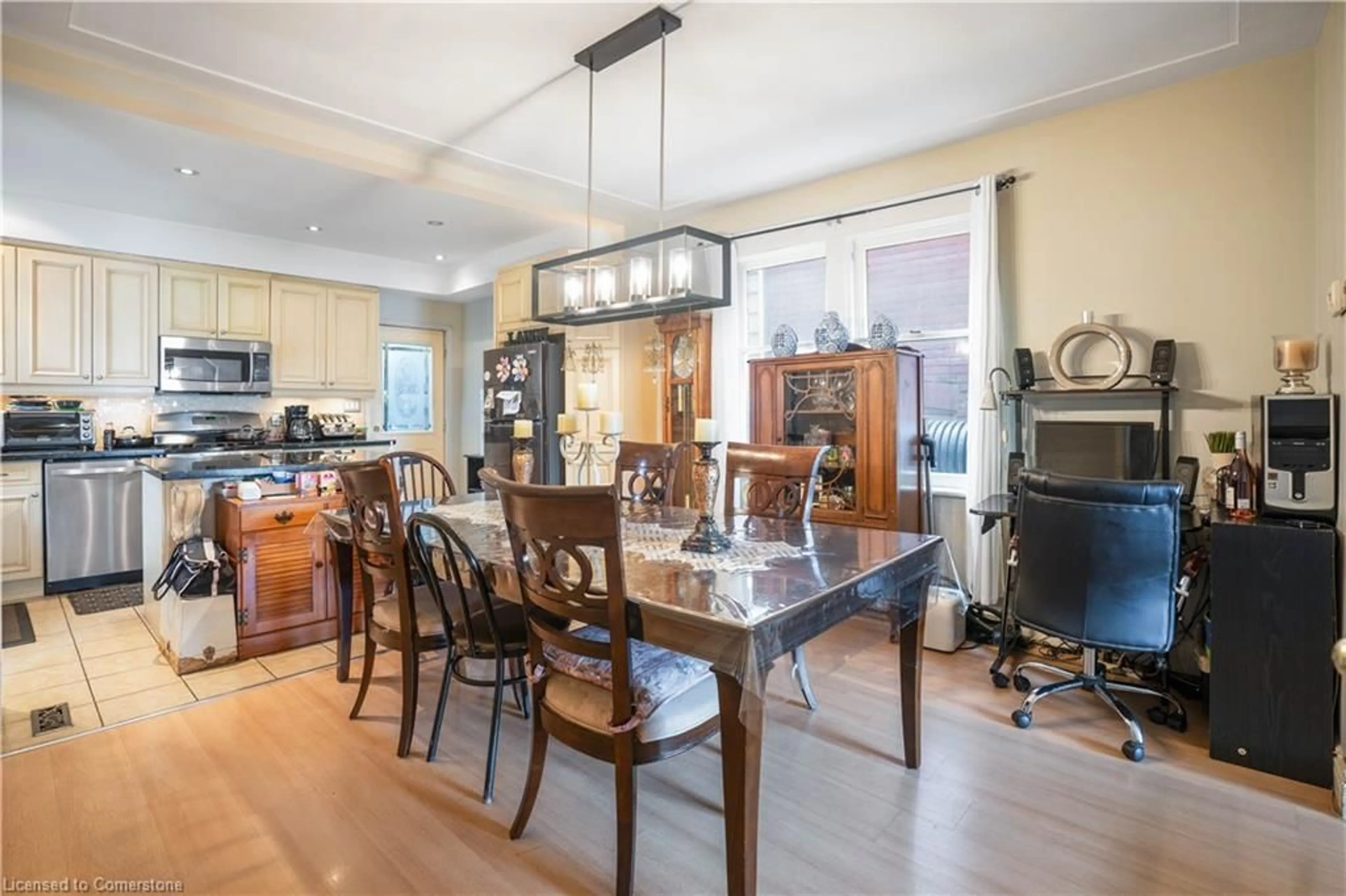 Dining room, unknown for 196 Avondale St, Hamilton Ontario L8L 7C3