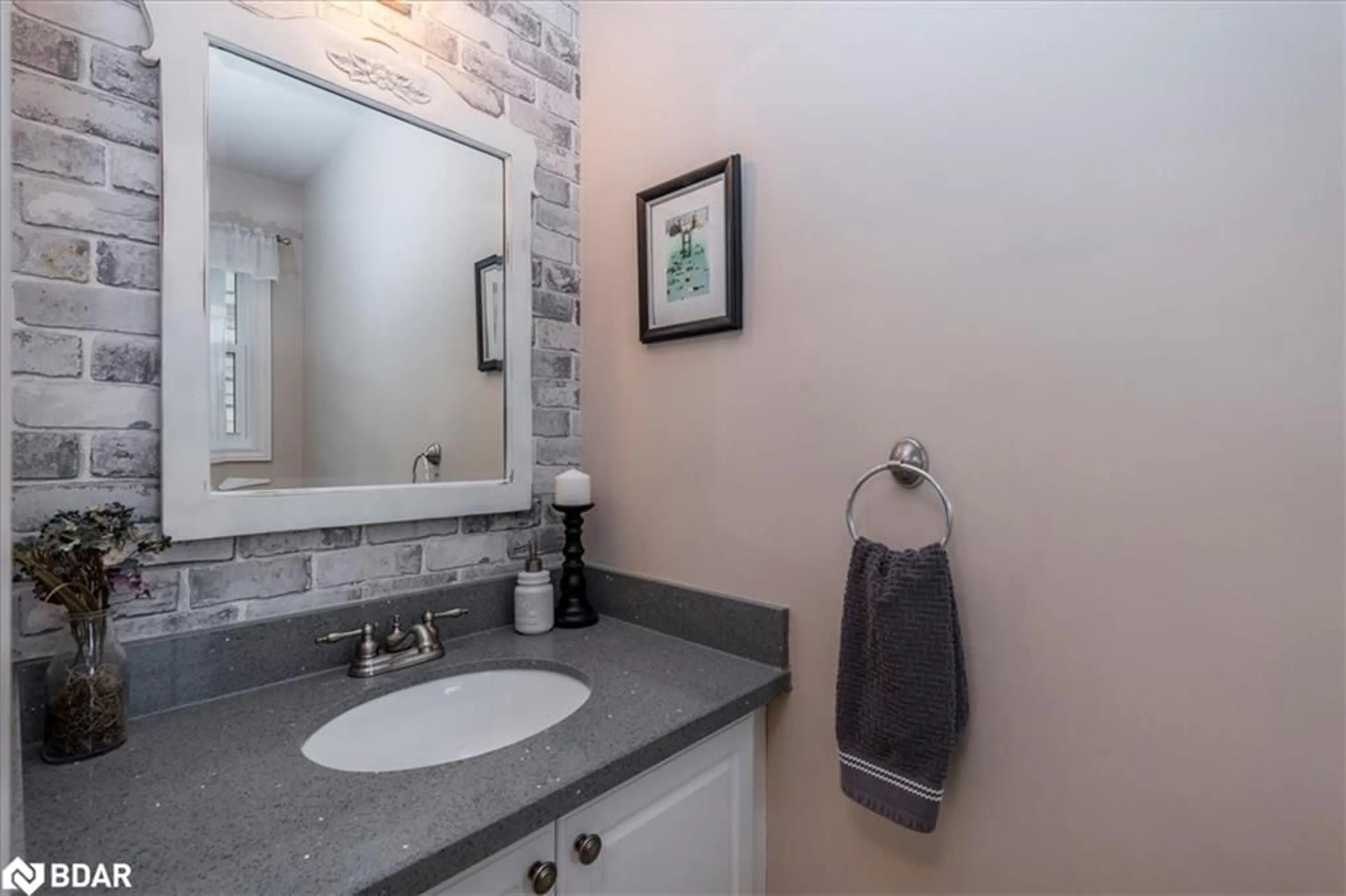 Standard bathroom, ceramic/tile floor for 472 Haines St, Beeton Ontario L0G 1A0