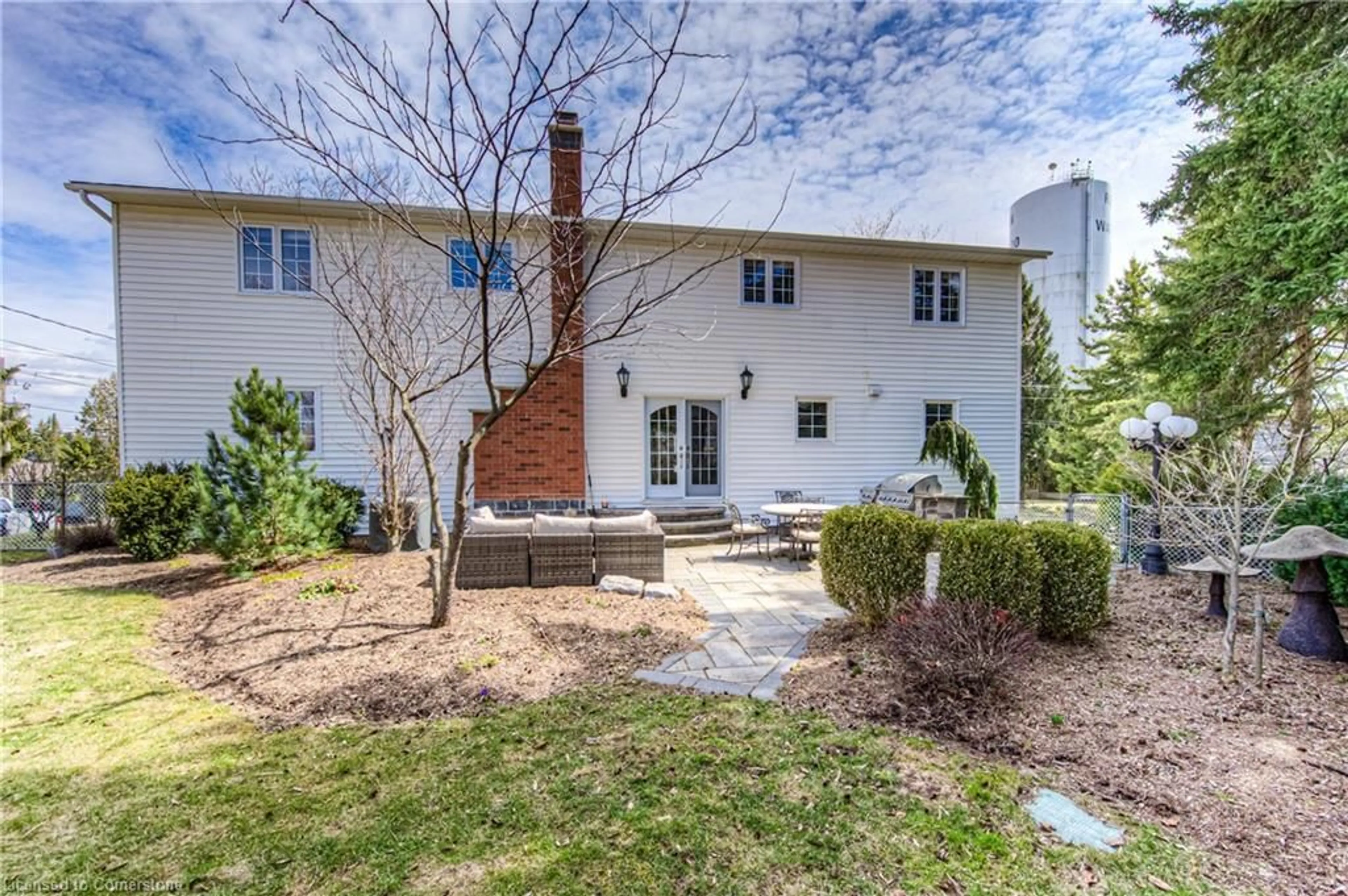 Patio, street for 364 Stanley St, Ayr Ontario N0B 1E0