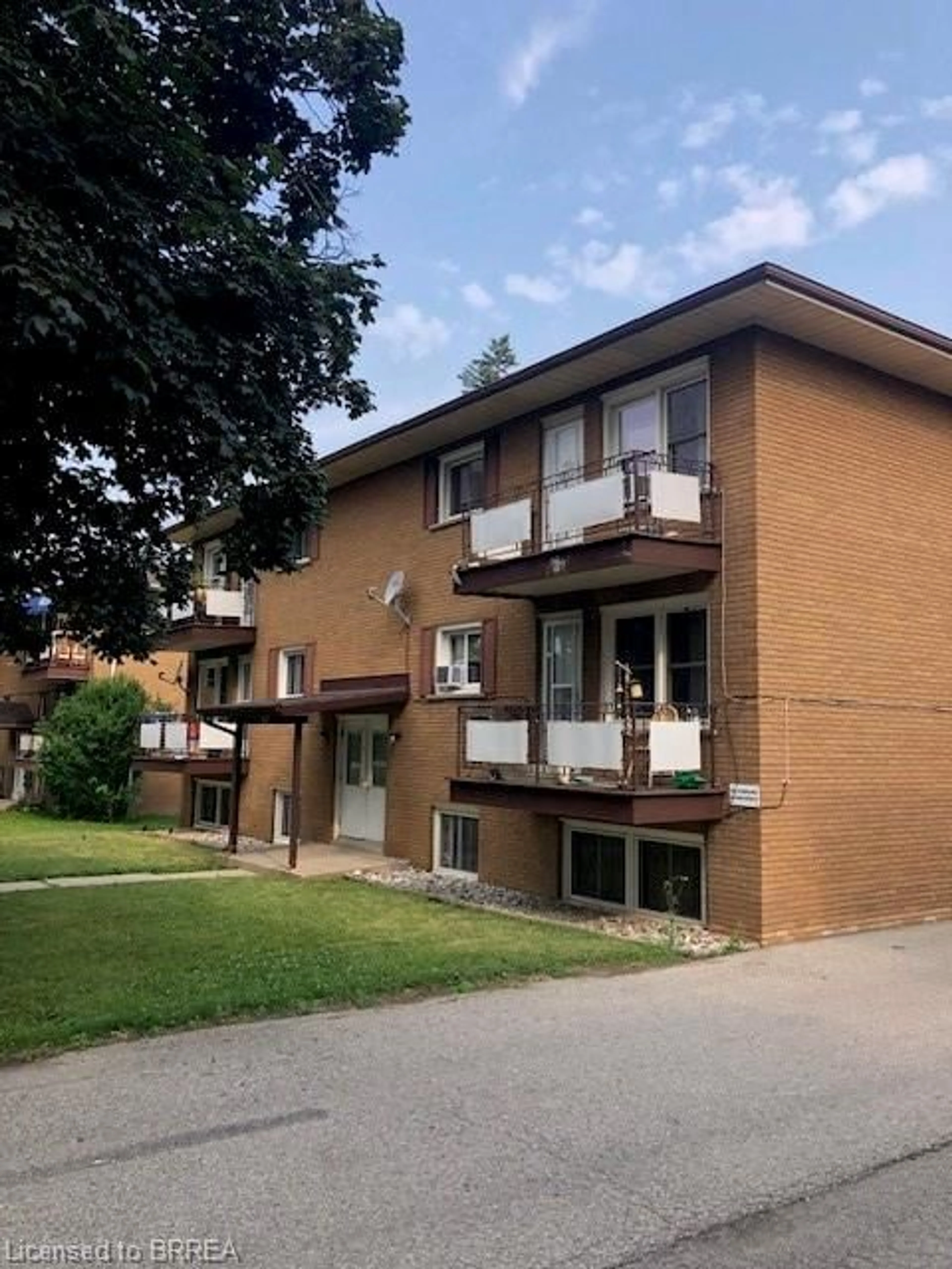 Unknown for 362 Grey St, Brantford Ontario N3S 4X4