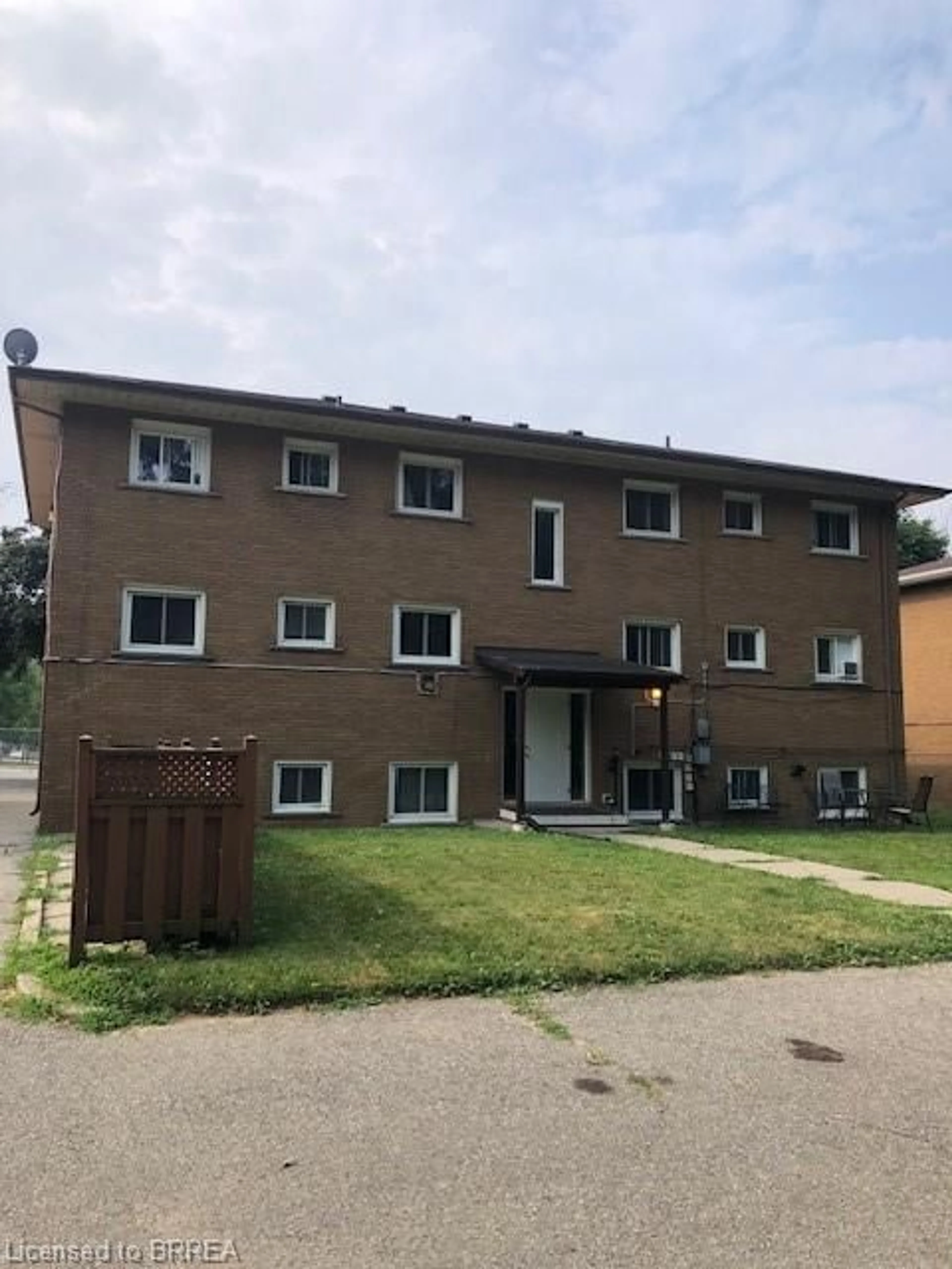 Unknown for 362 Grey St, Brantford Ontario N3S 4X4
