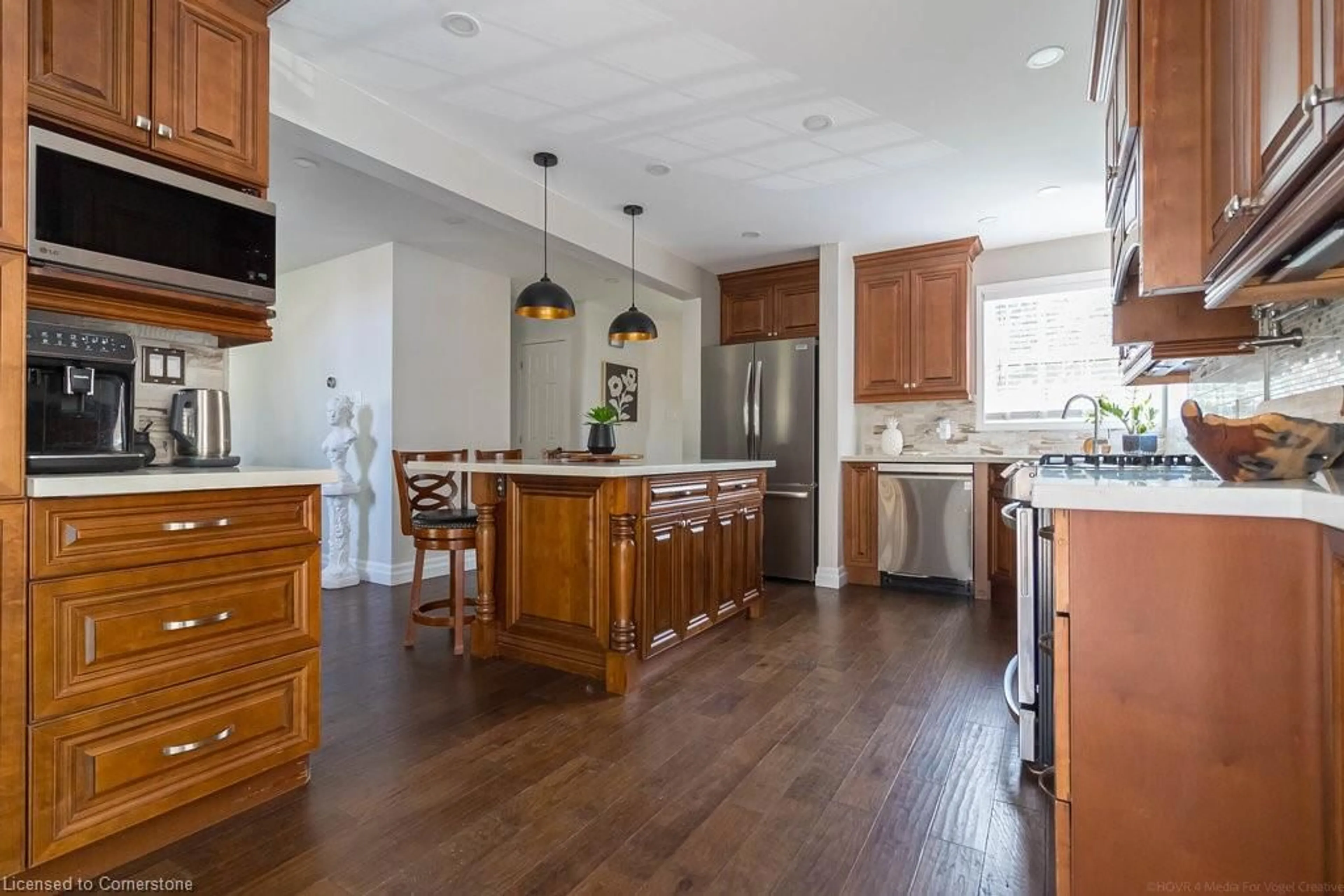 Open concept kitchen, unknown for 47 Ryans Way, Waterdown Ontario L8B 0H2