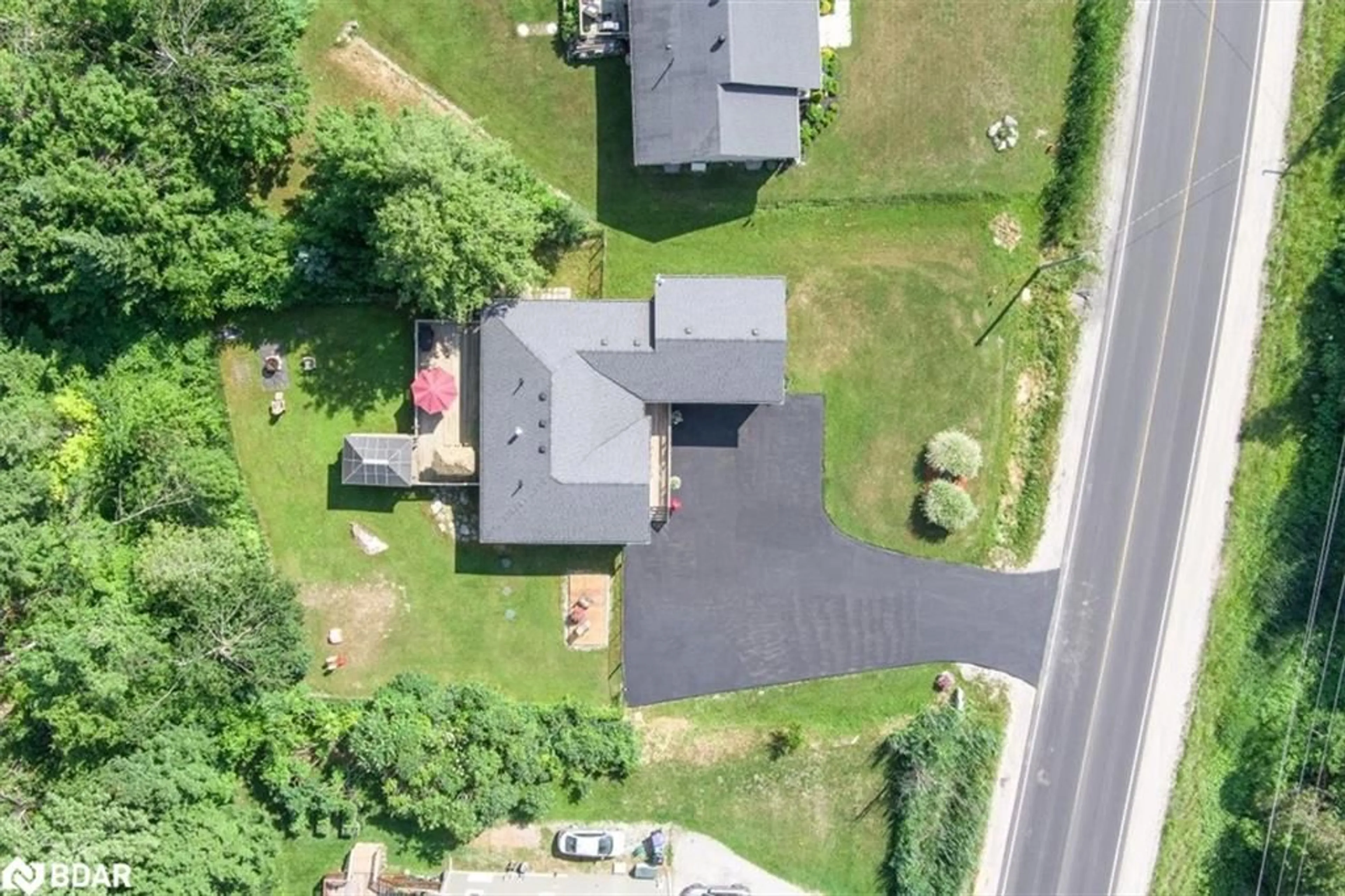 A pic from outside/outdoor area/front of a property/back of a property/a pic from drone, street for 158 Moonstone Road East Dr, Moonstone Ontario L0K 1N0