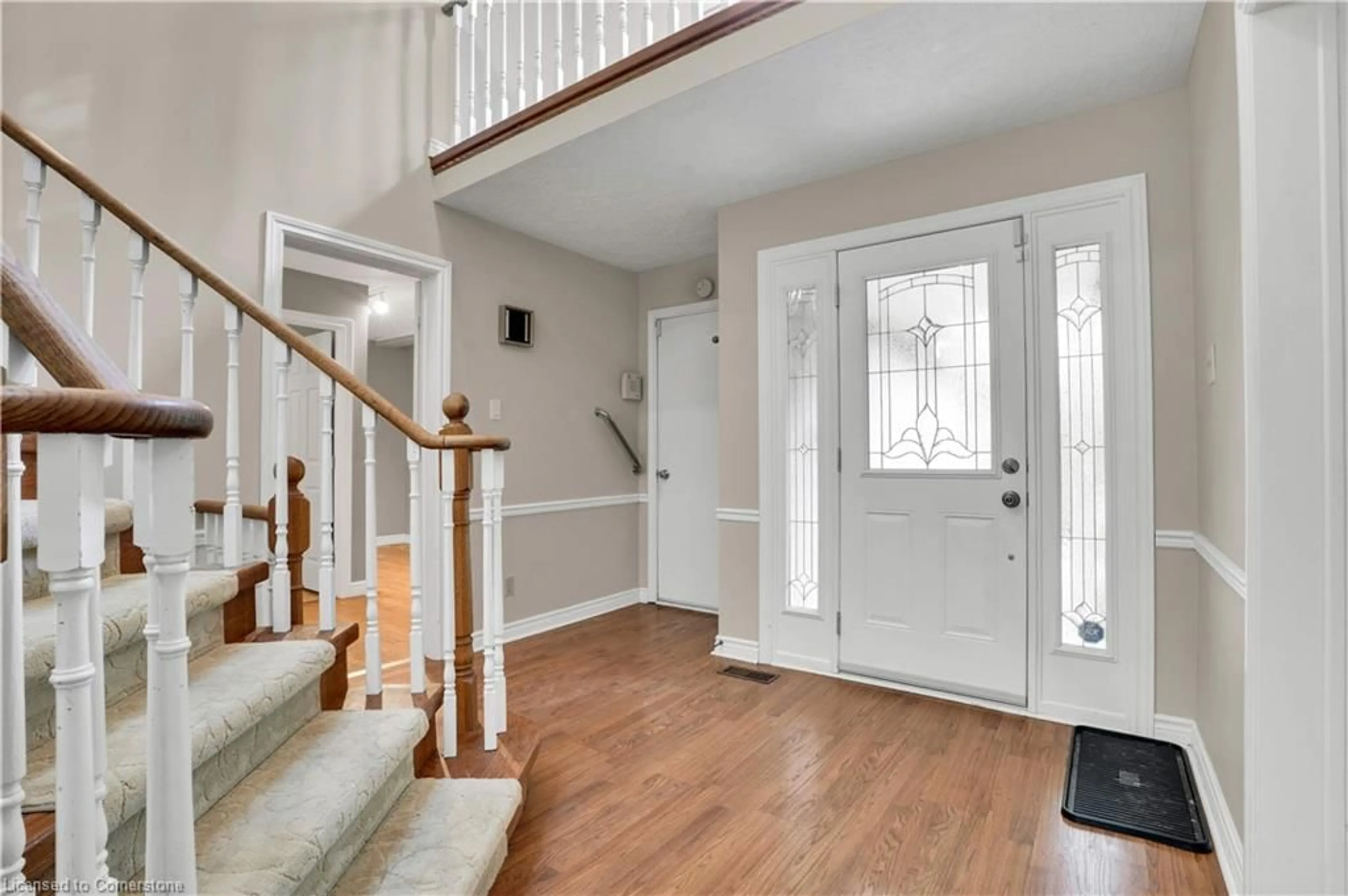 Indoor entryway for 108 Woodbend Cres, Waterloo Ontario N2T 1G9