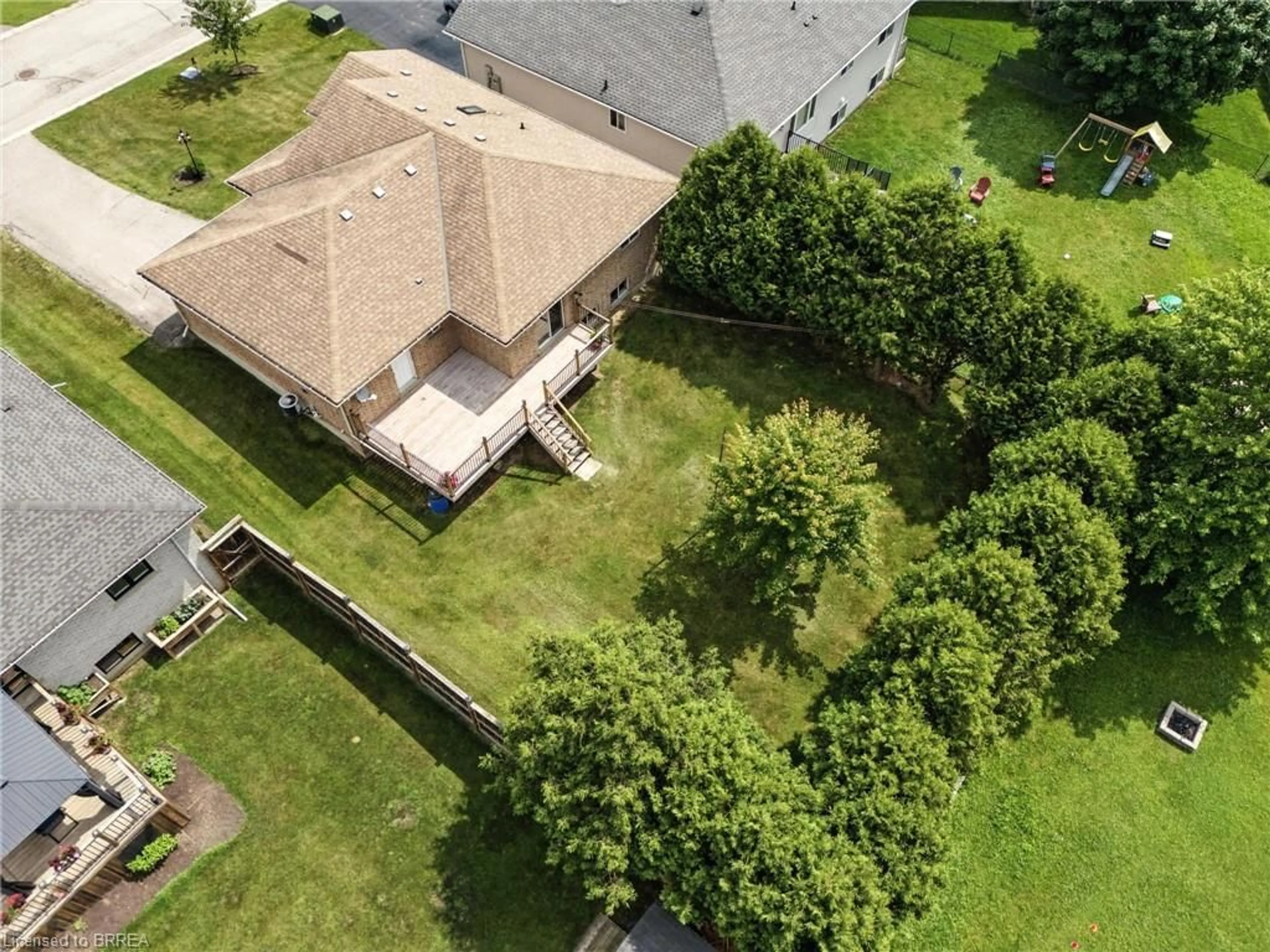 A pic from outside/outdoor area/front of a property/back of a property/a pic from drone, unknown for 72 Prospect St, Drumbo Ontario N0J 1G0
