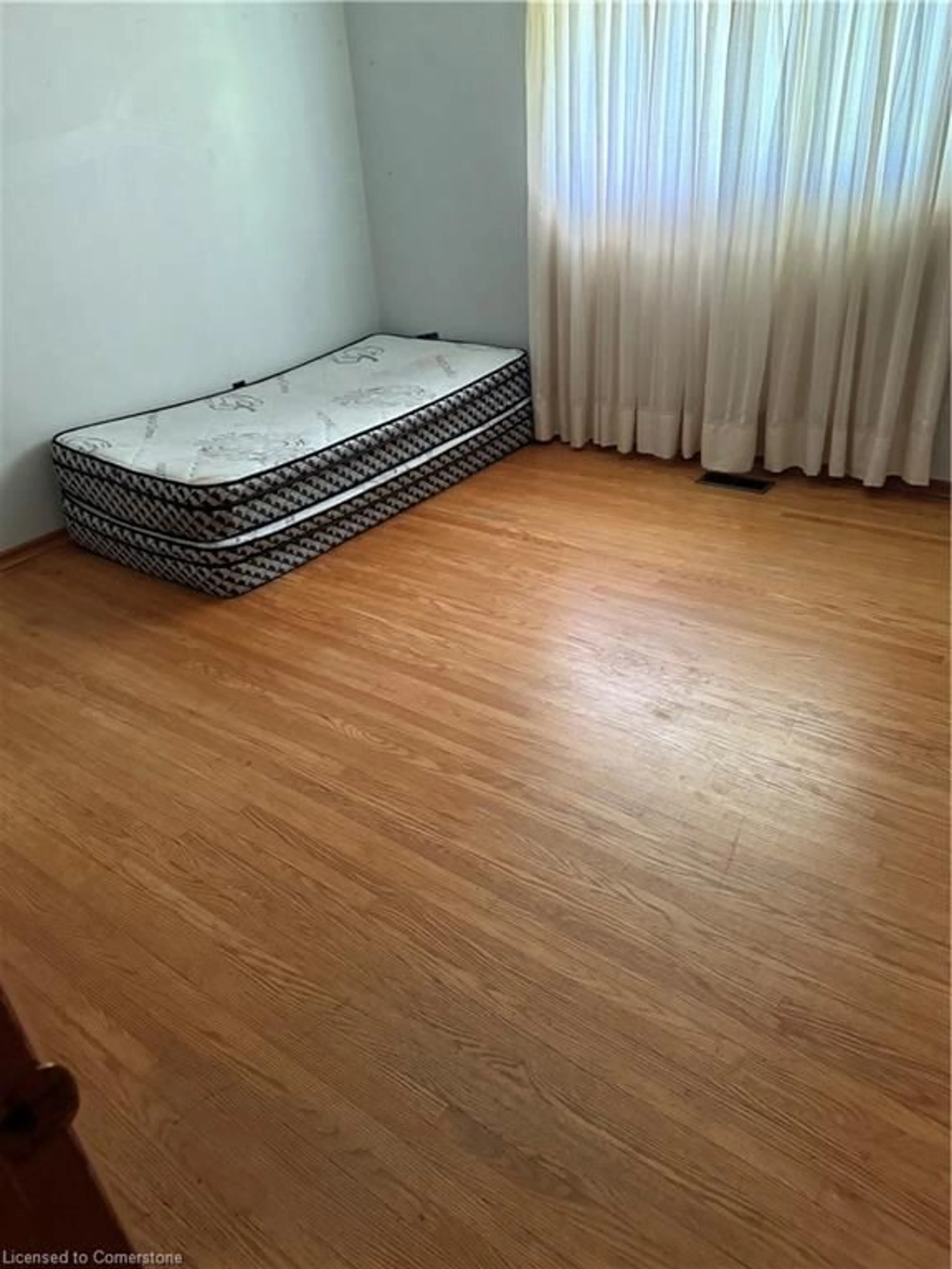 A pic of a room for 71 Pusey Blvd, Brantford Ontario N3R 2S4