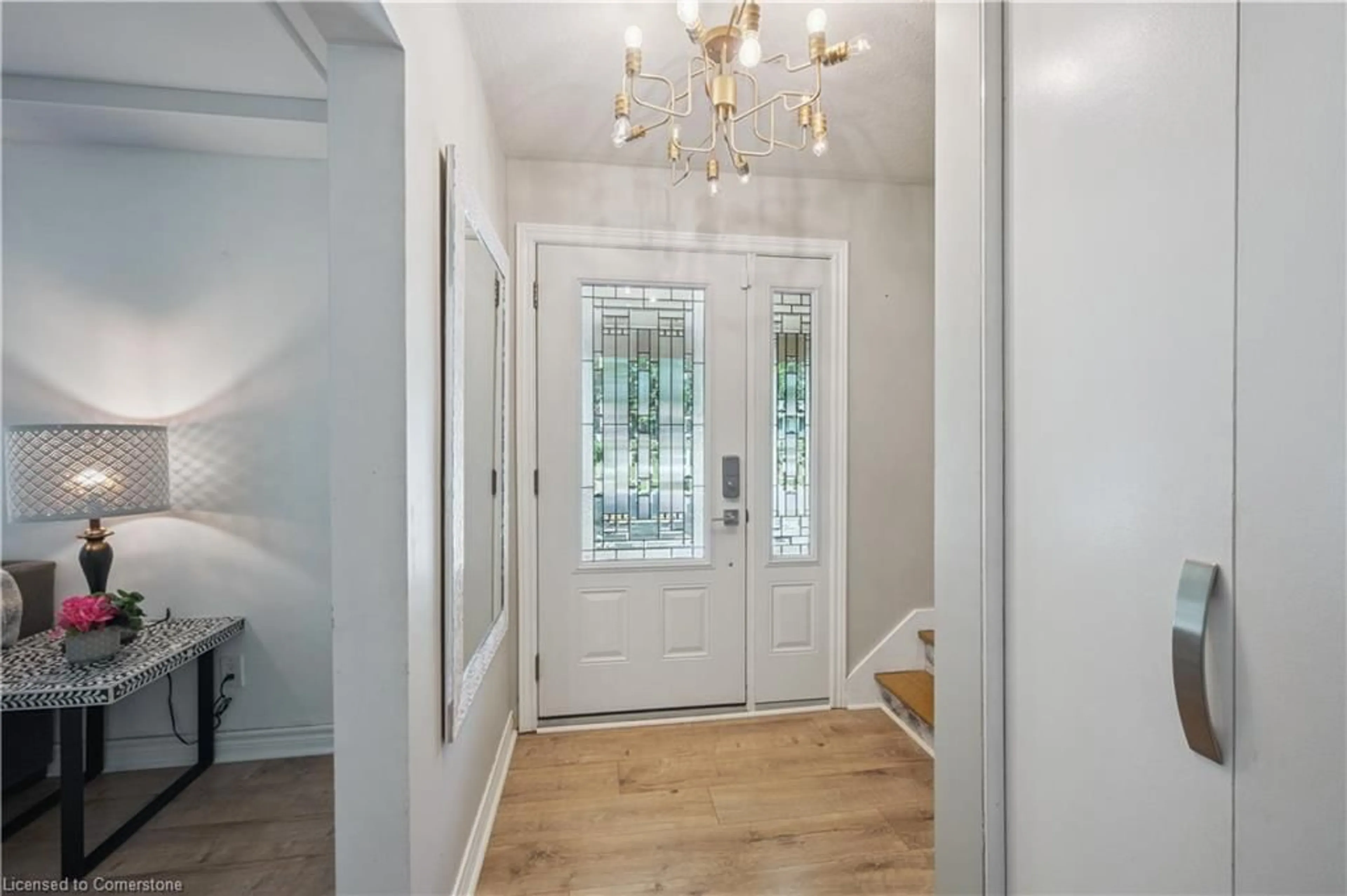 Indoor entryway for 36 Craig Dr, Kitchener Ontario N2B 2J3