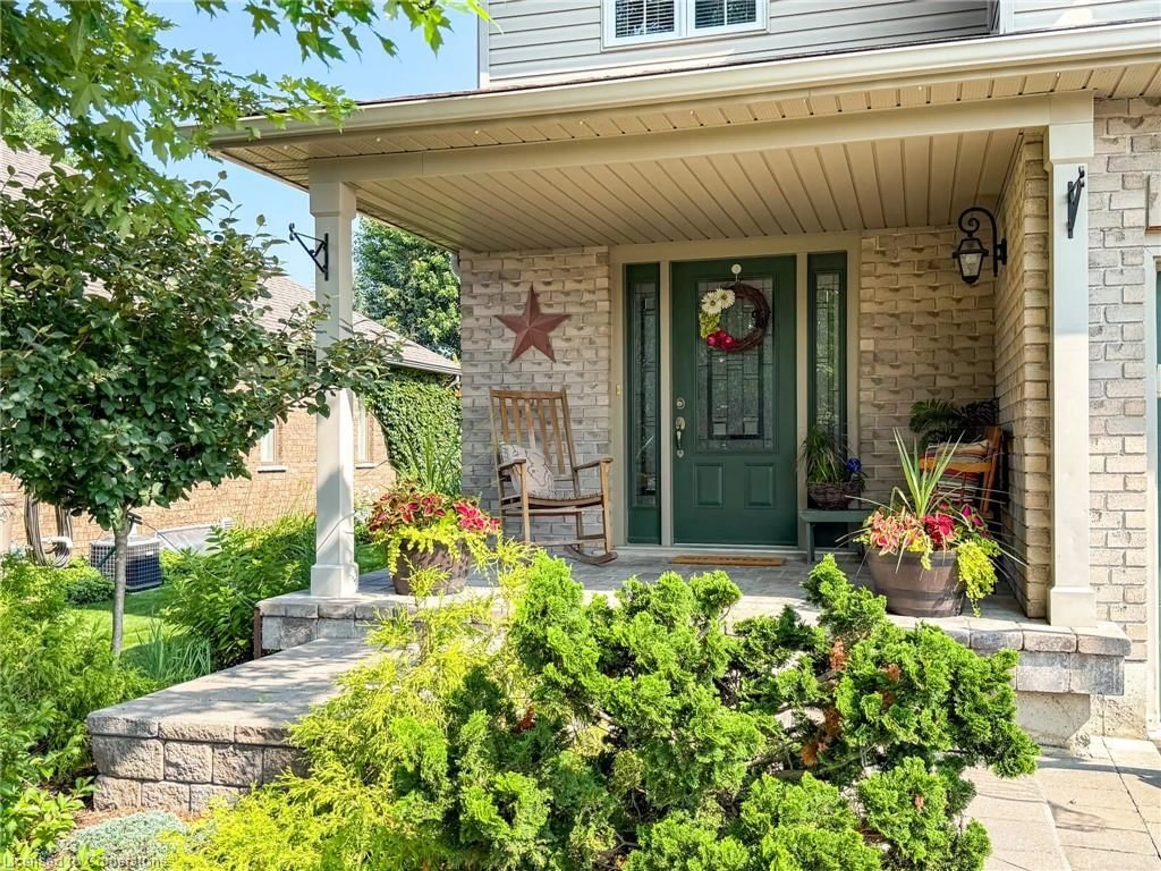 Indoor entryway for 19 Coulas Cres, Waterford Ontario N0E 1Y0