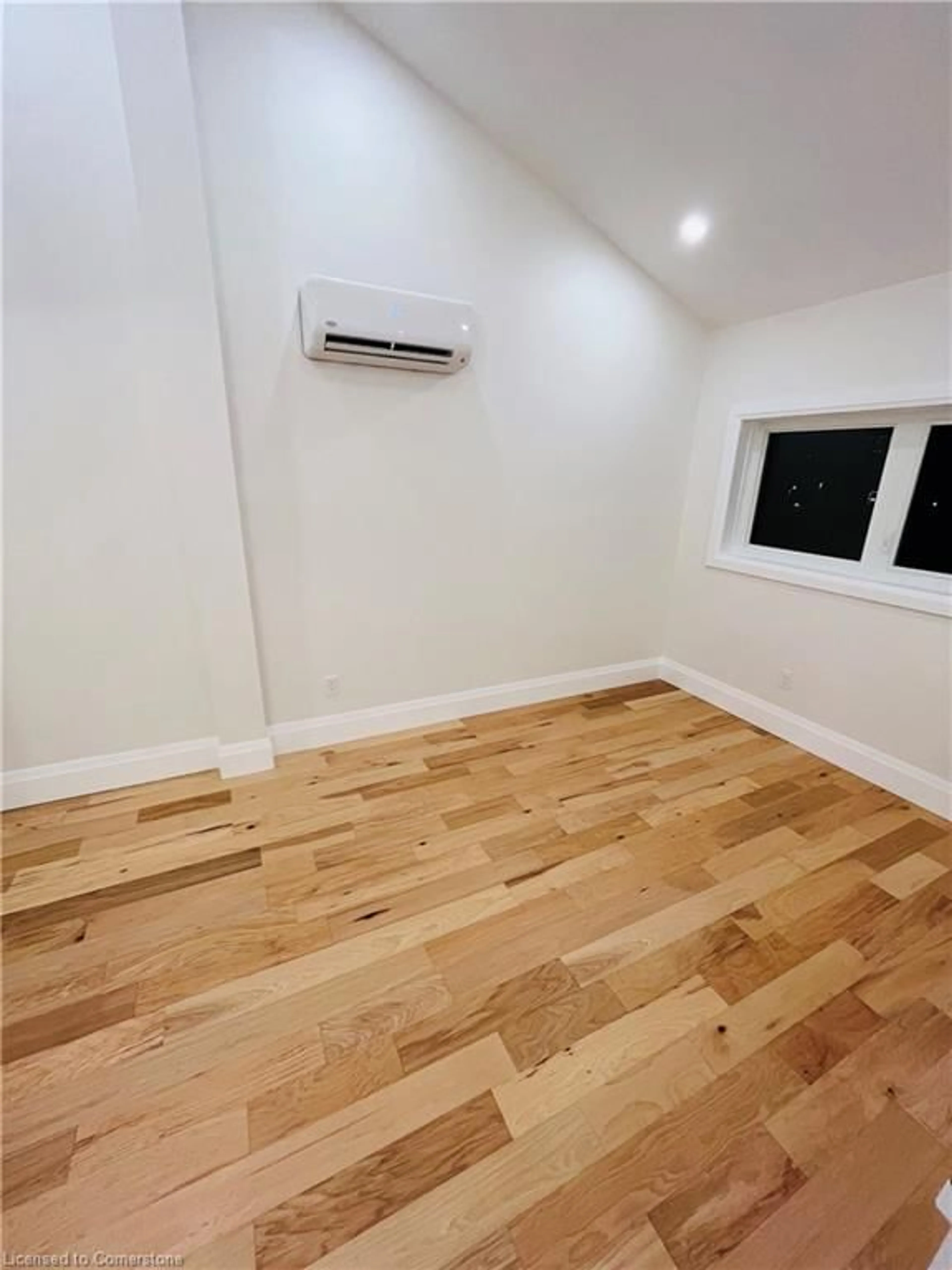 A pic of a room for 44 Theresa St, Kitchener Ontario N2G 1M1