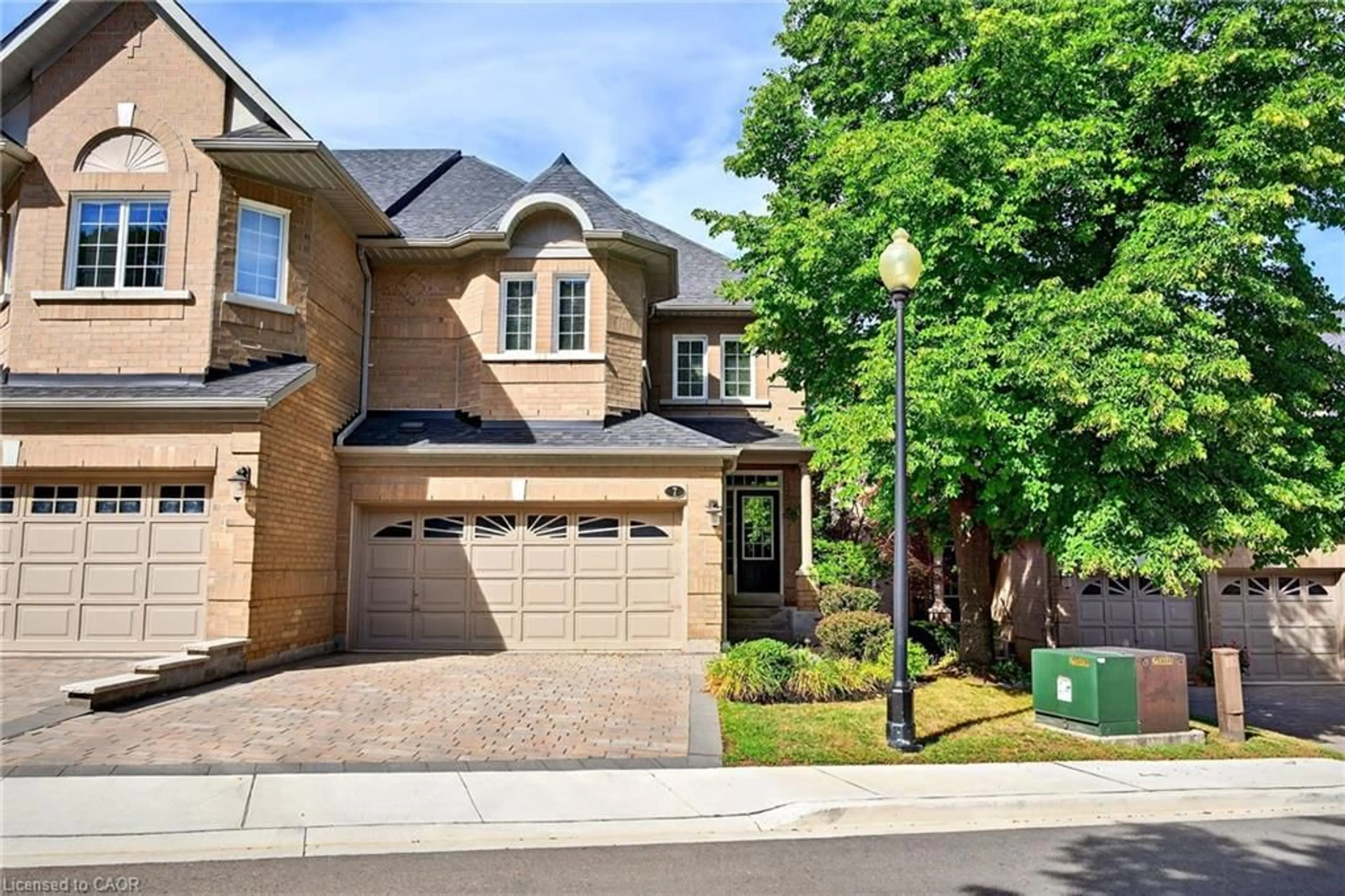 Home with brick exterior material, street for 2000 The Collegeway #7, Mississauga Ontario L5L 5Y9