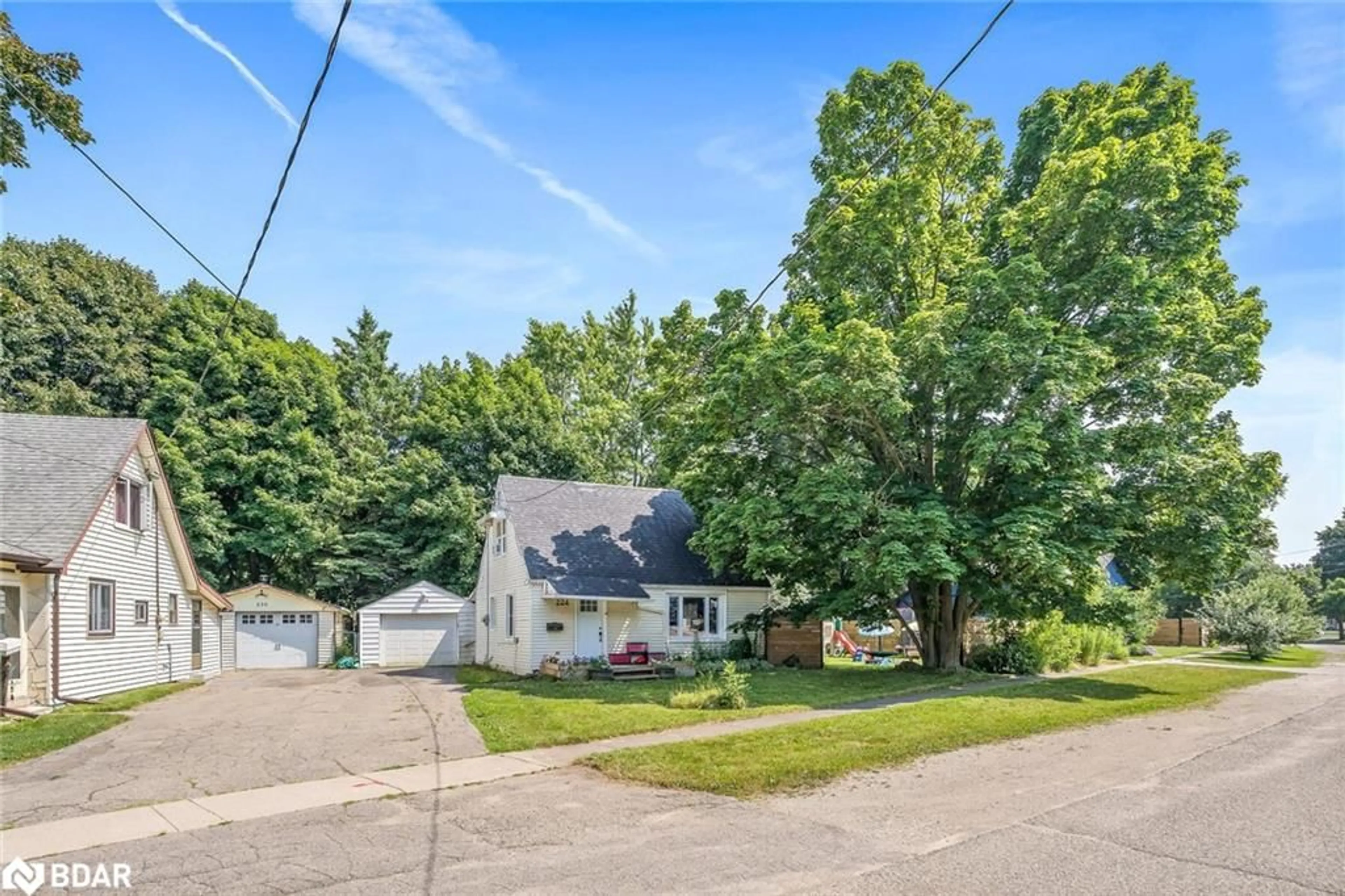 A pic from outside/outdoor area/front of a property/back of a property/a pic from drone, street for 224 Mason Blvd, Acton Ontario L7J 1A8