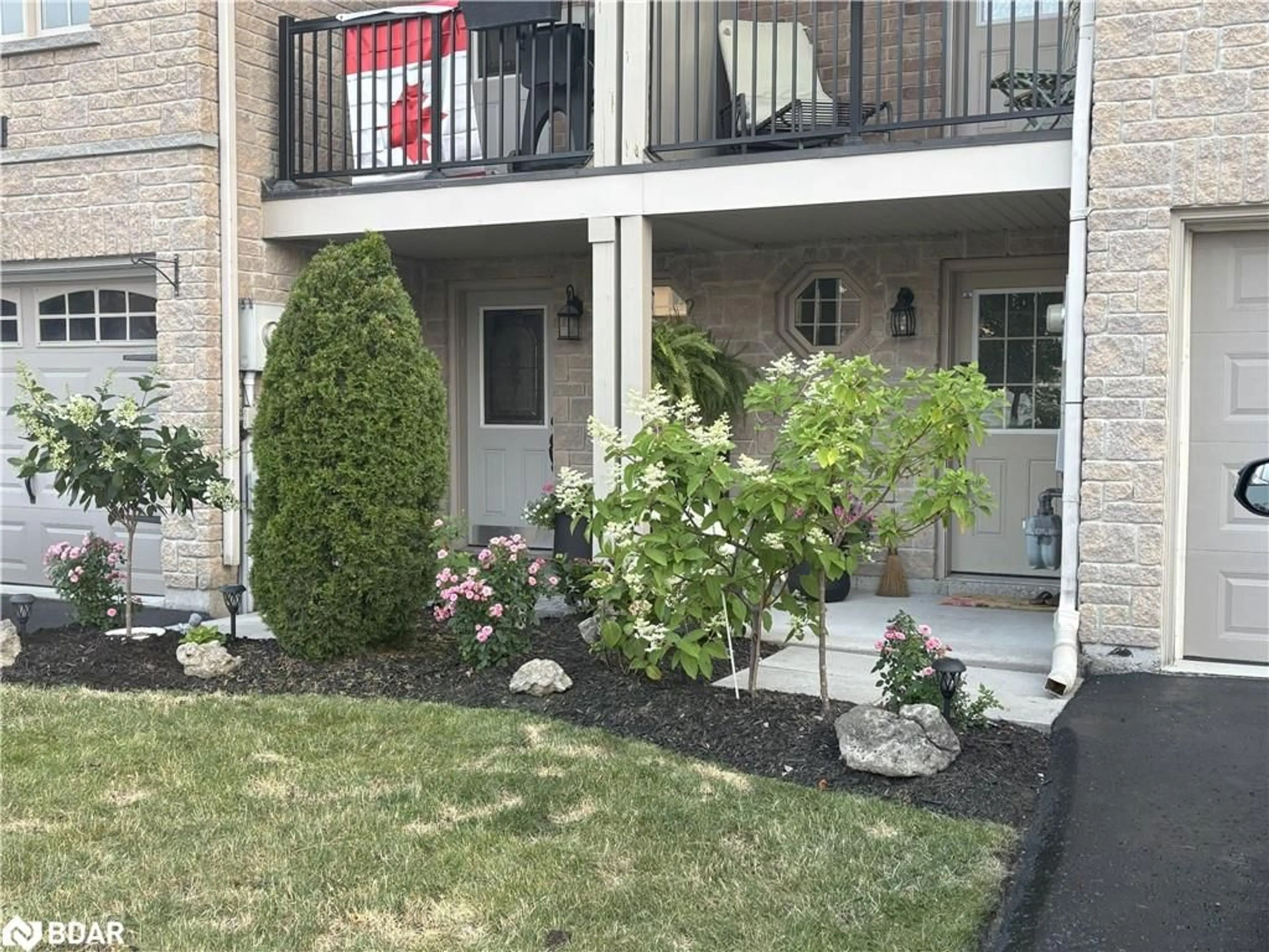 Patio, street for 175 Stanley Street St #37, Barrie Ontario L4M 0G2
