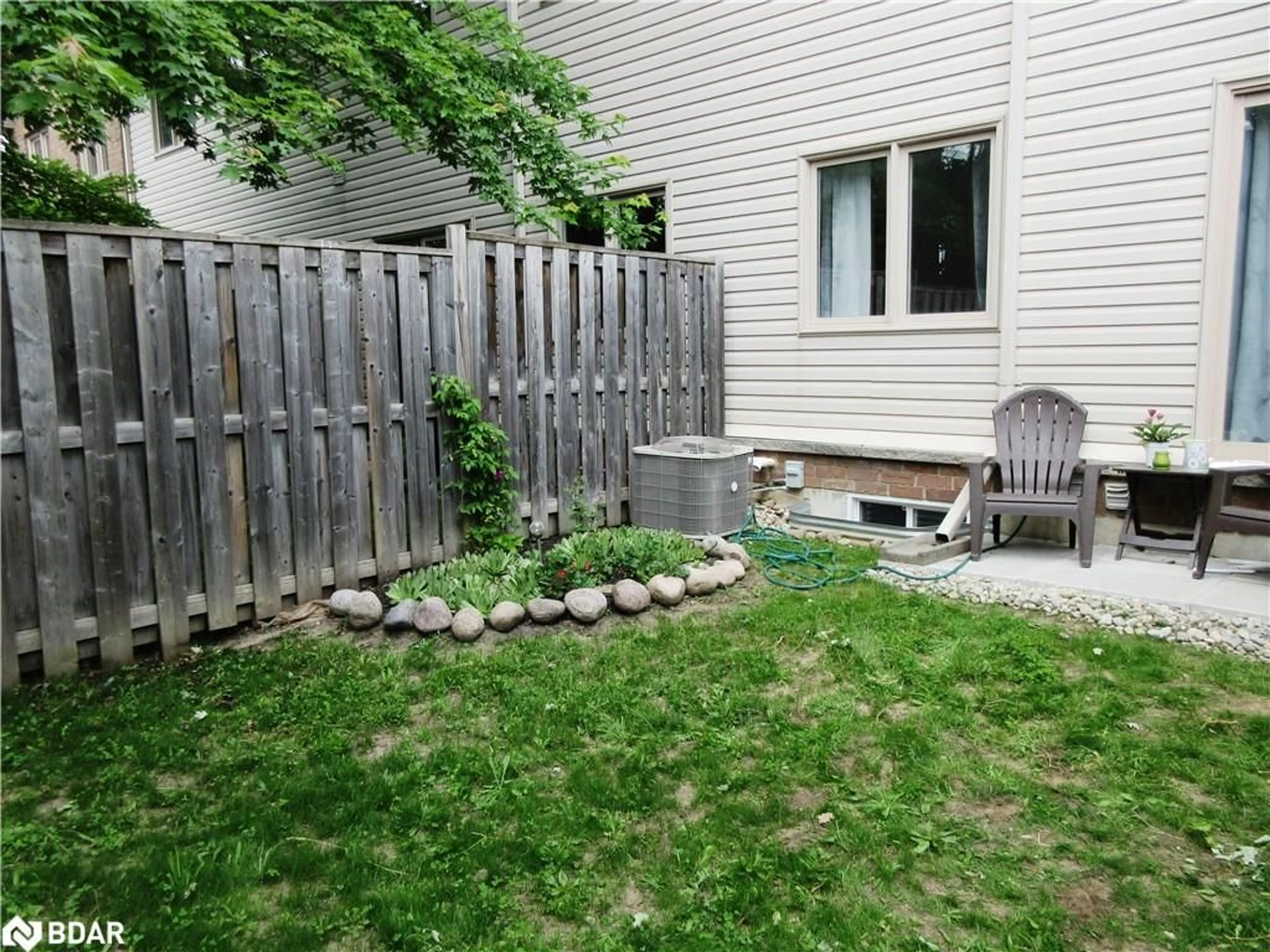 Patio, street for 175 Stanley Street St #37, Barrie Ontario L4M 0G2