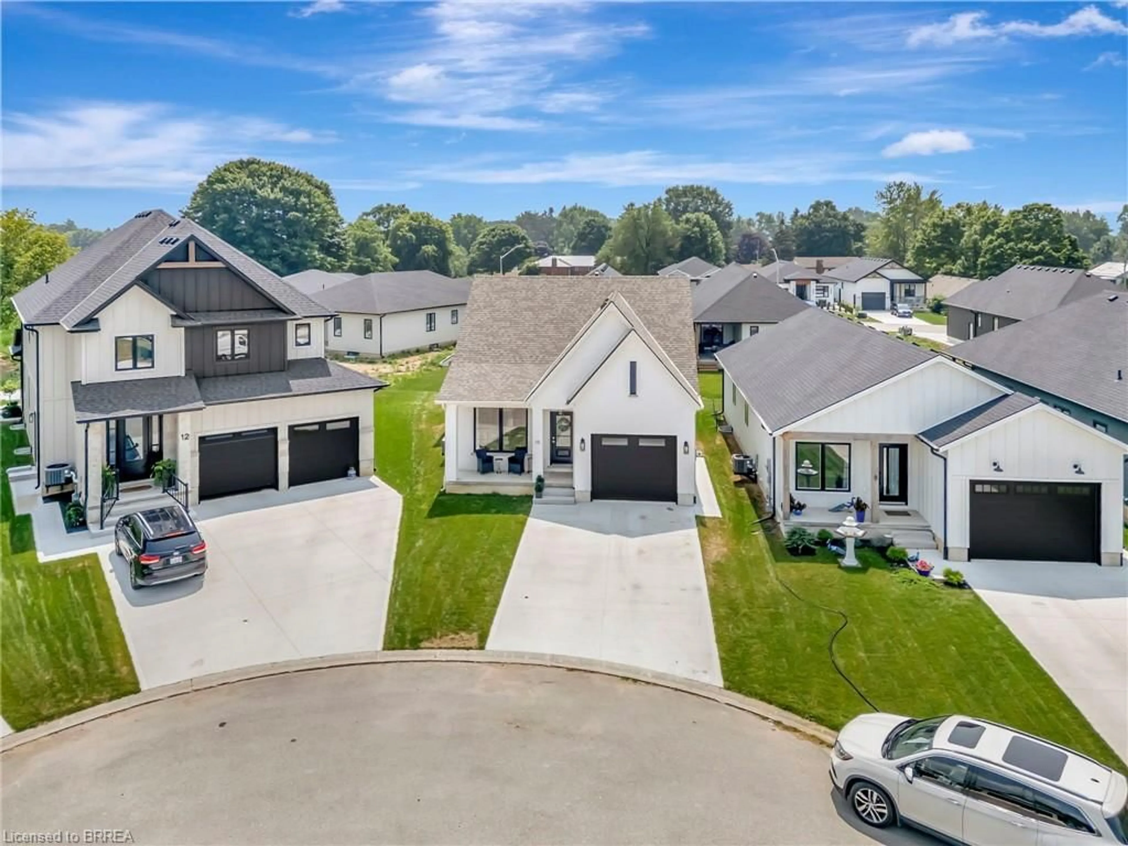 A pic from outside/outdoor area/front of a property/back of a property/a pic from drone, street for 10 Macneil Crt, Port Burwell Ontario N0J 1T0