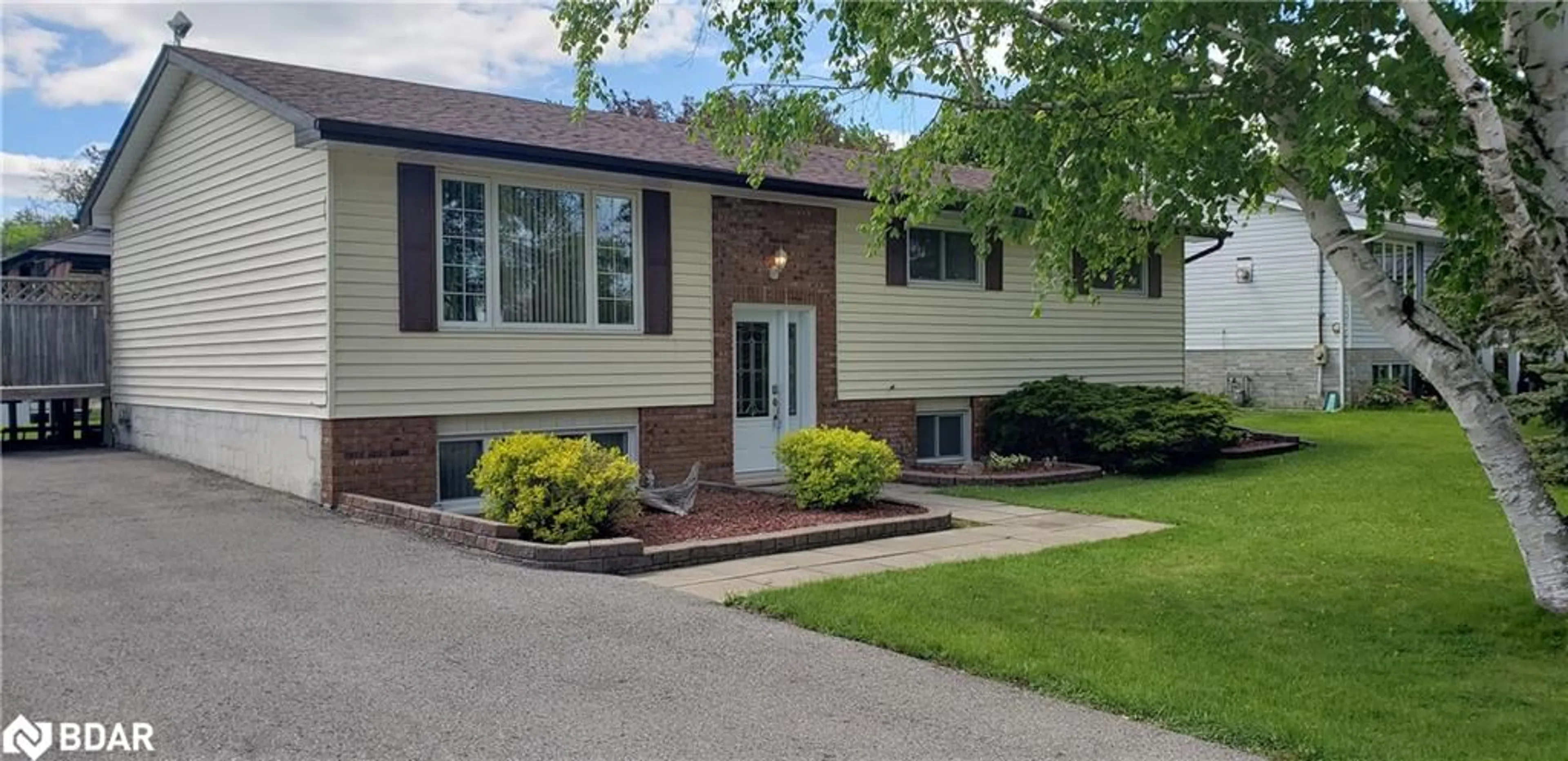 Home with vinyl exterior material, street for 197 Chatterton Valley Cres, Quinte West Ontario K0K 2B0