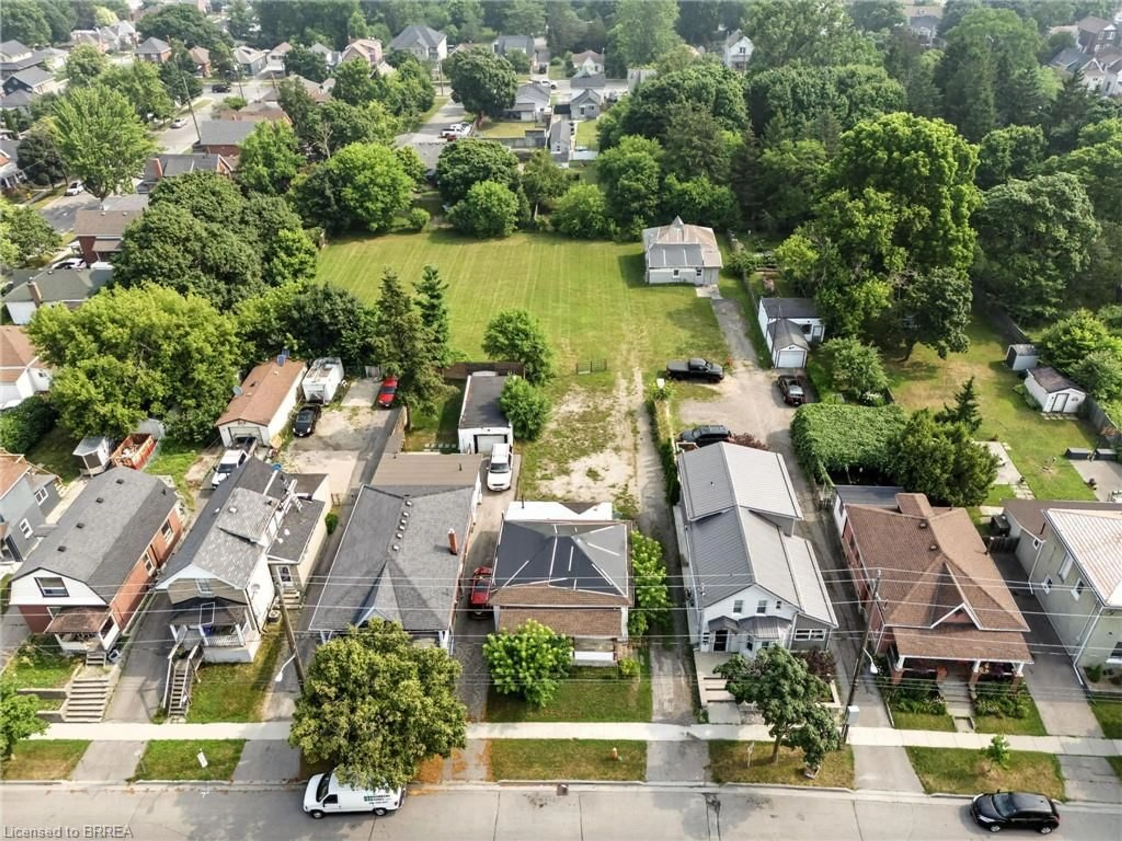 A pic from outside/outdoor area/front of a property/back of a property/a pic from drone, street for 159 Terrace Hill St, Brantford Ontario N3R 1G5