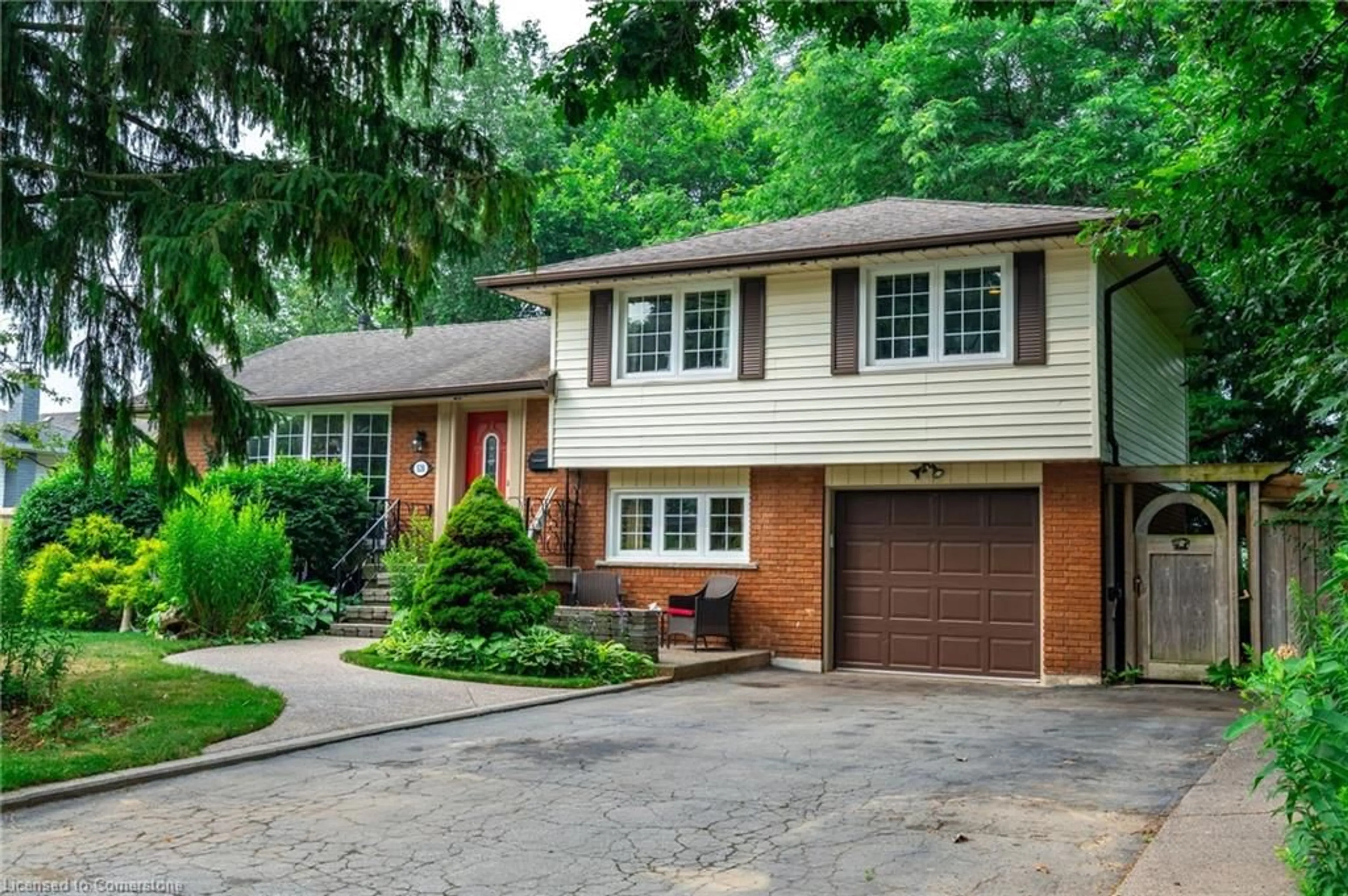 Home with brick exterior material, street for 538 Mayzel Rd, Burlington Ontario L7R 1N6
