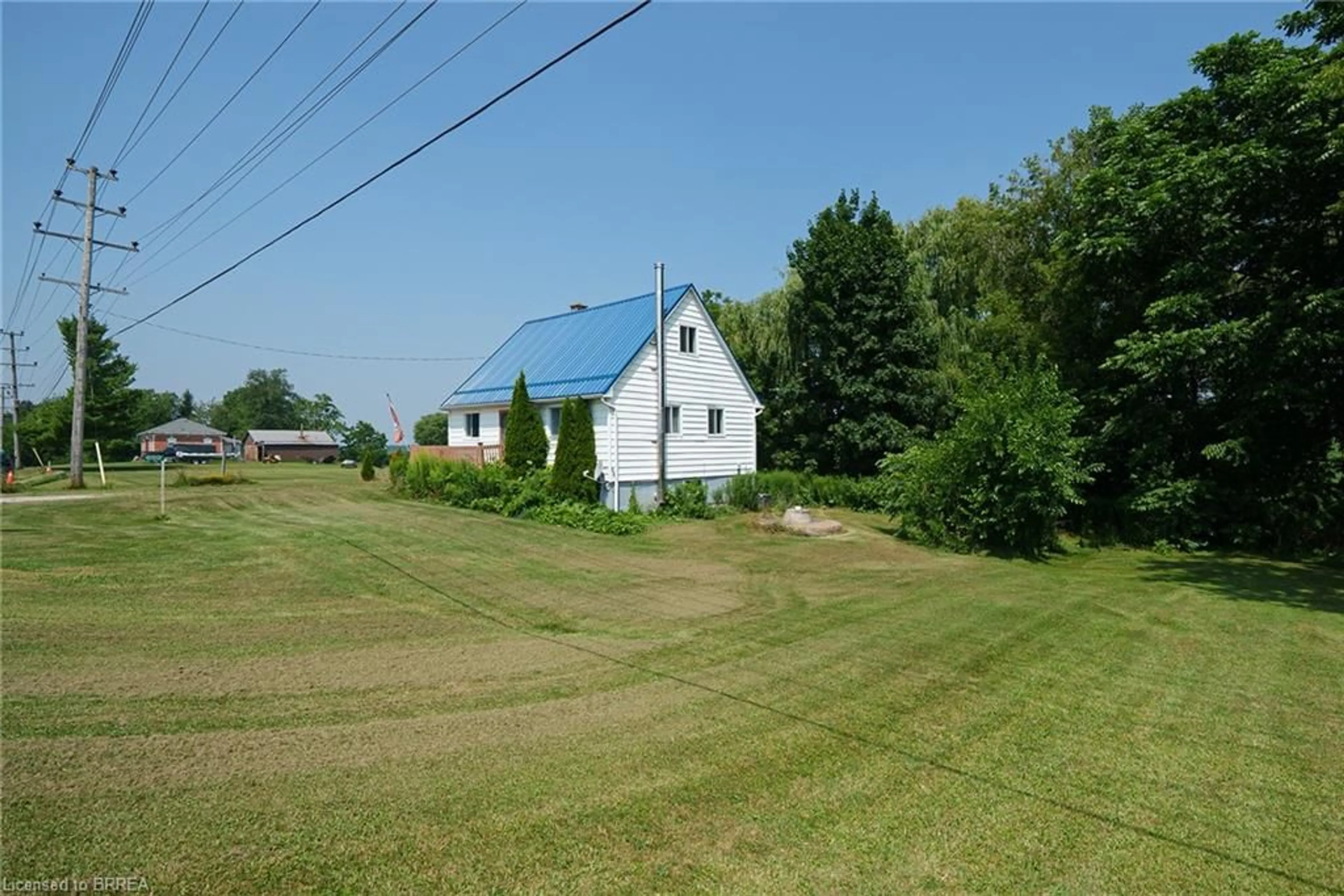 A pic from outside/outdoor area/front of a property/back of a property/a pic from drone, building for 699 Conc 6 Woodhouse, Simcoe Ontario N3Y 4K4