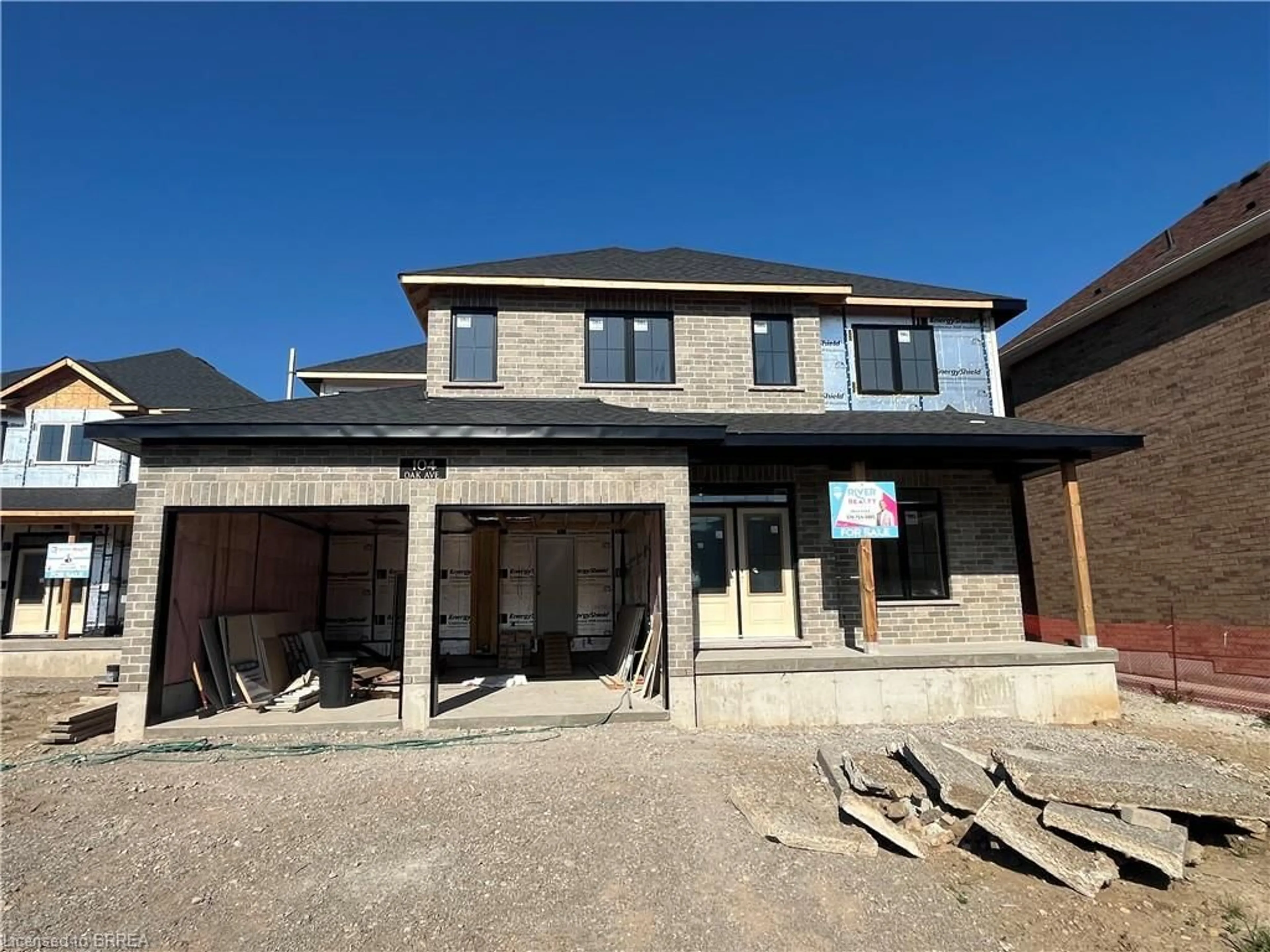 Home with brick exterior material, street for 104 Oak Ave, Paris Ontario N3K 0J6
