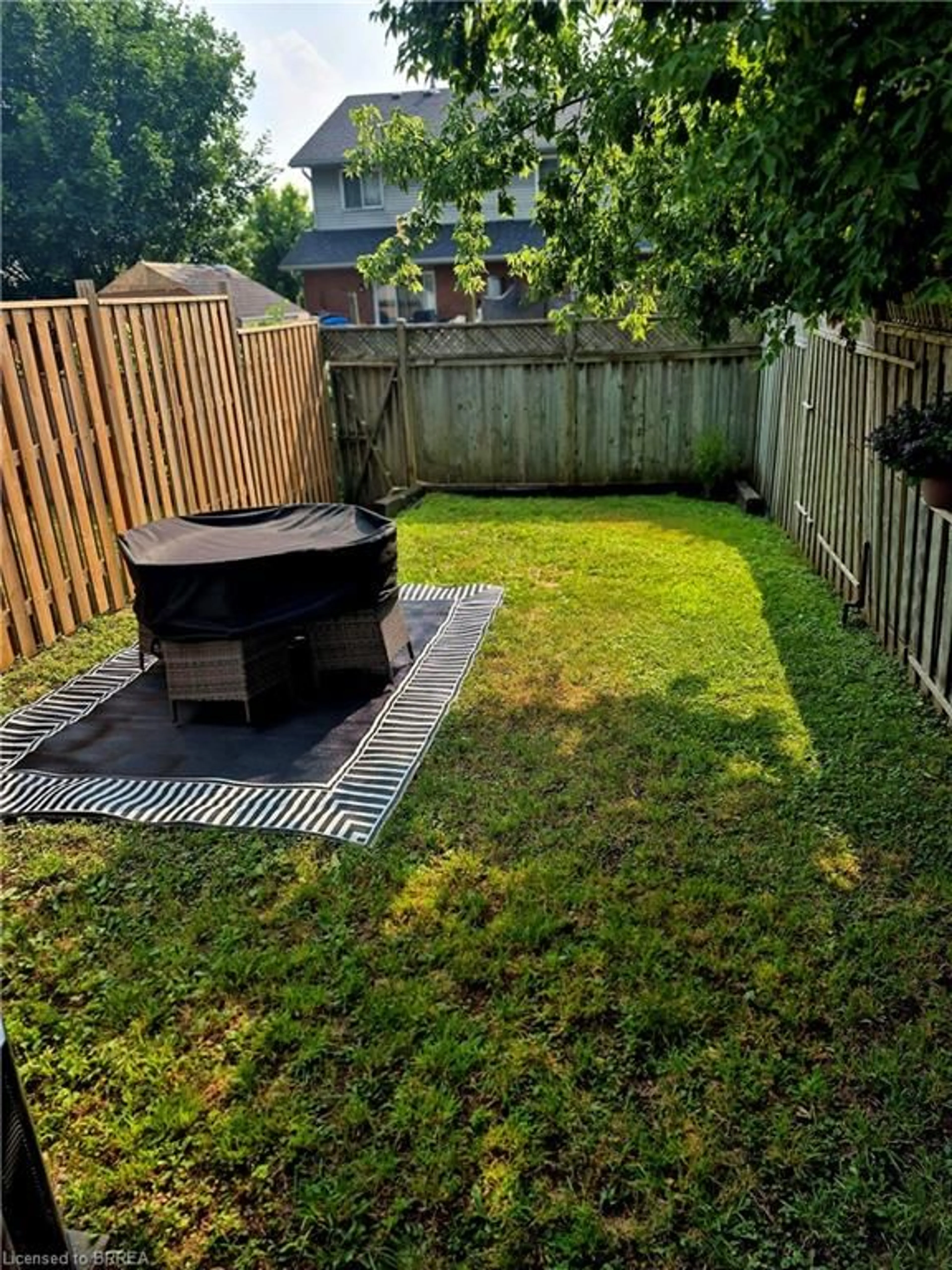Patio, street for 293 Beckett Rd, Ingersoll Ontario N5C 3X5