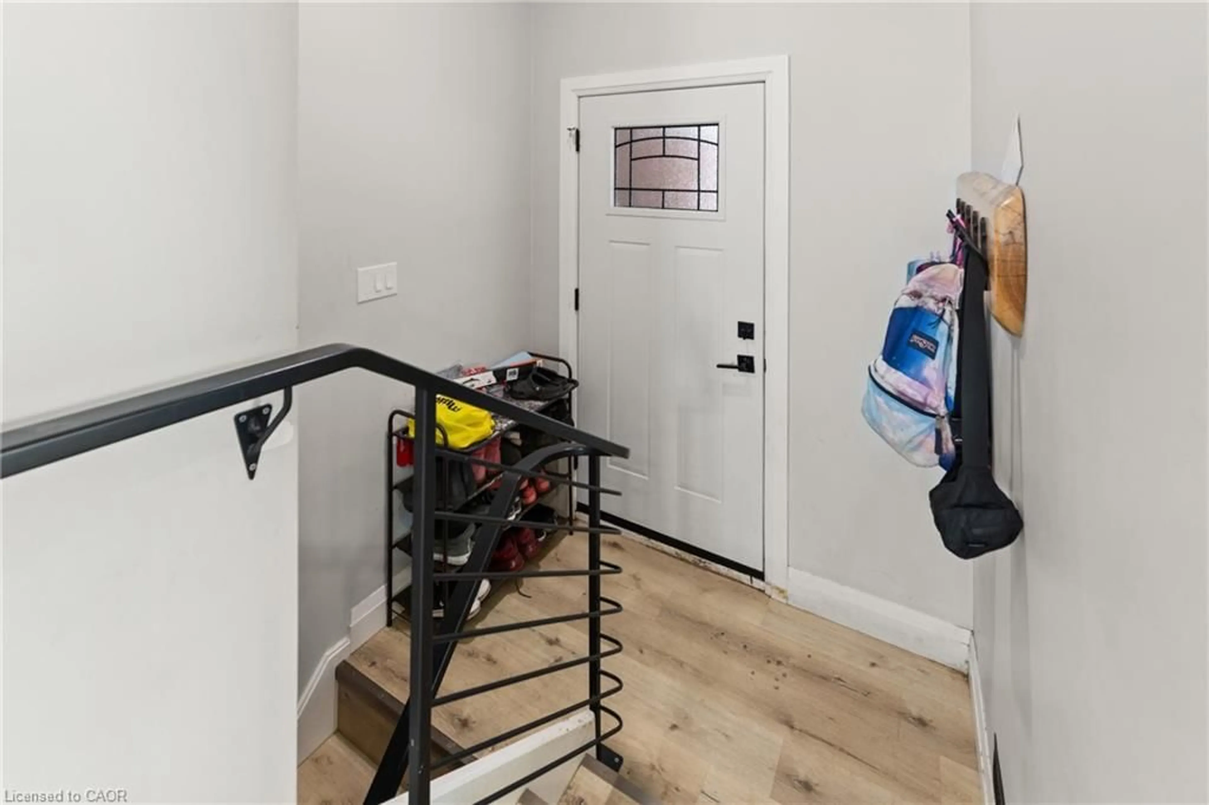 Indoor entryway for 1067 Bernhardt St, Cambridge Ontario N3H 2X9