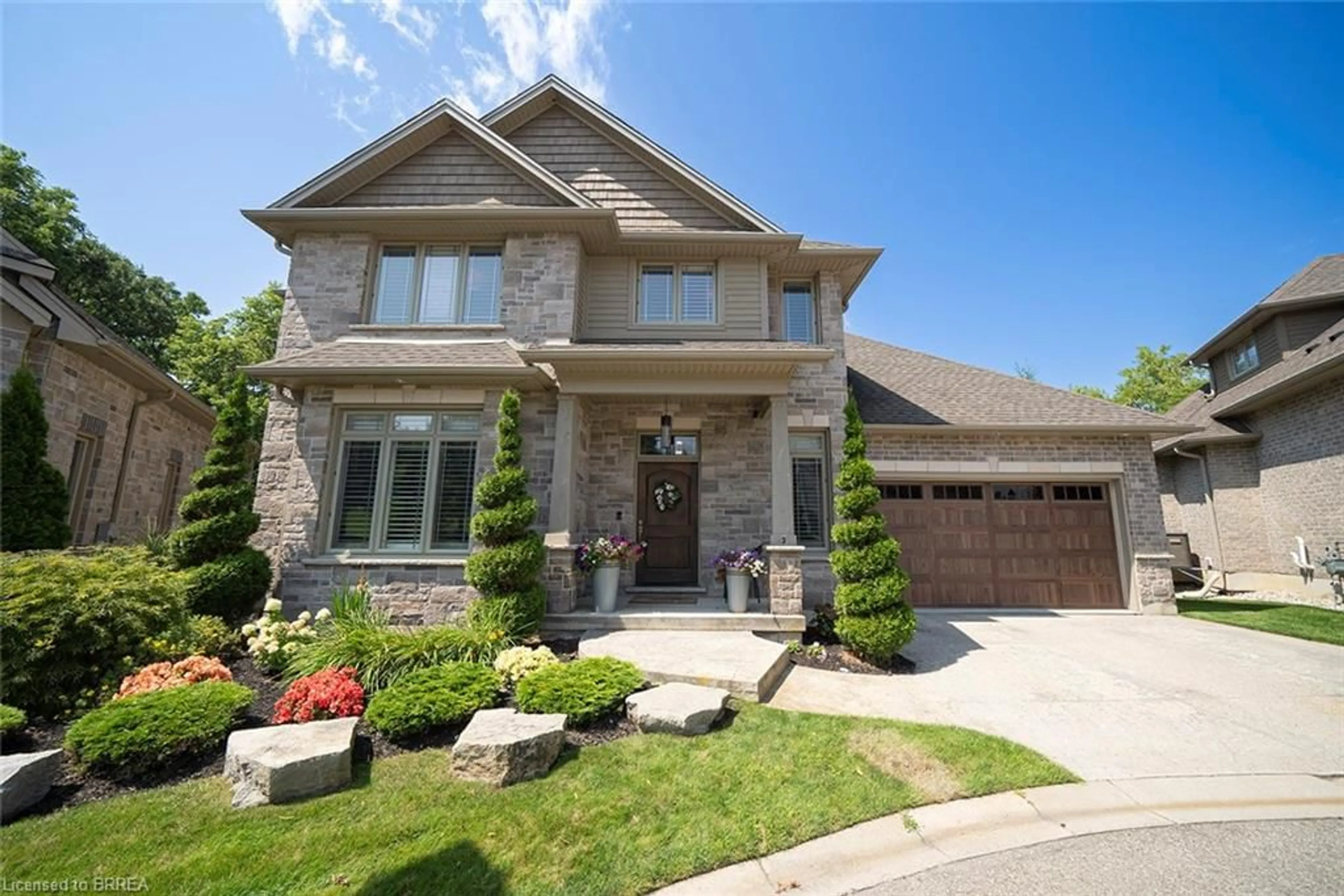 Home with brick exterior material, street for 158 Willow St #2, Paris Ontario N3L 3E1