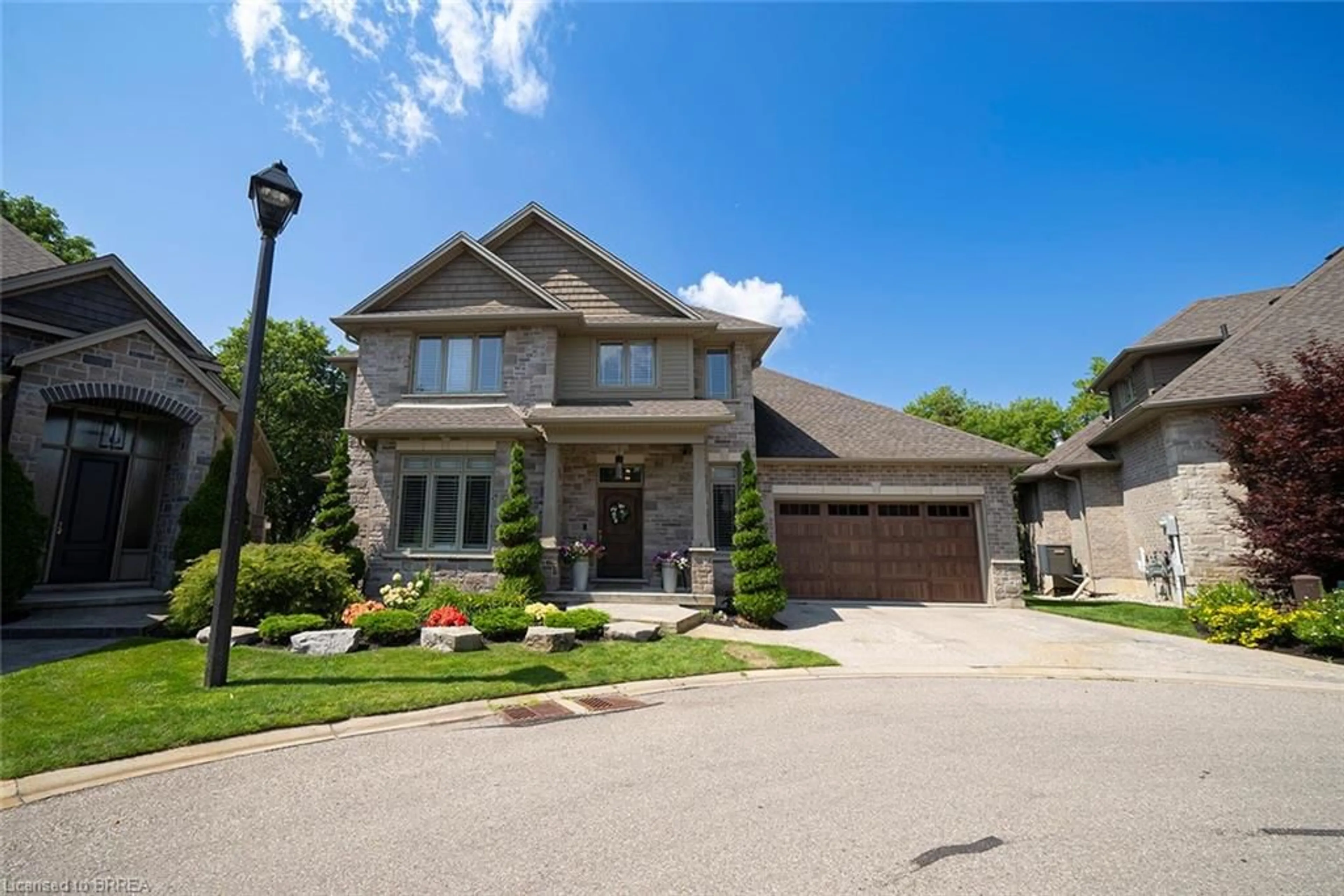 Home with brick exterior material, street for 158 Willow St #2, Paris Ontario N3L 3E1