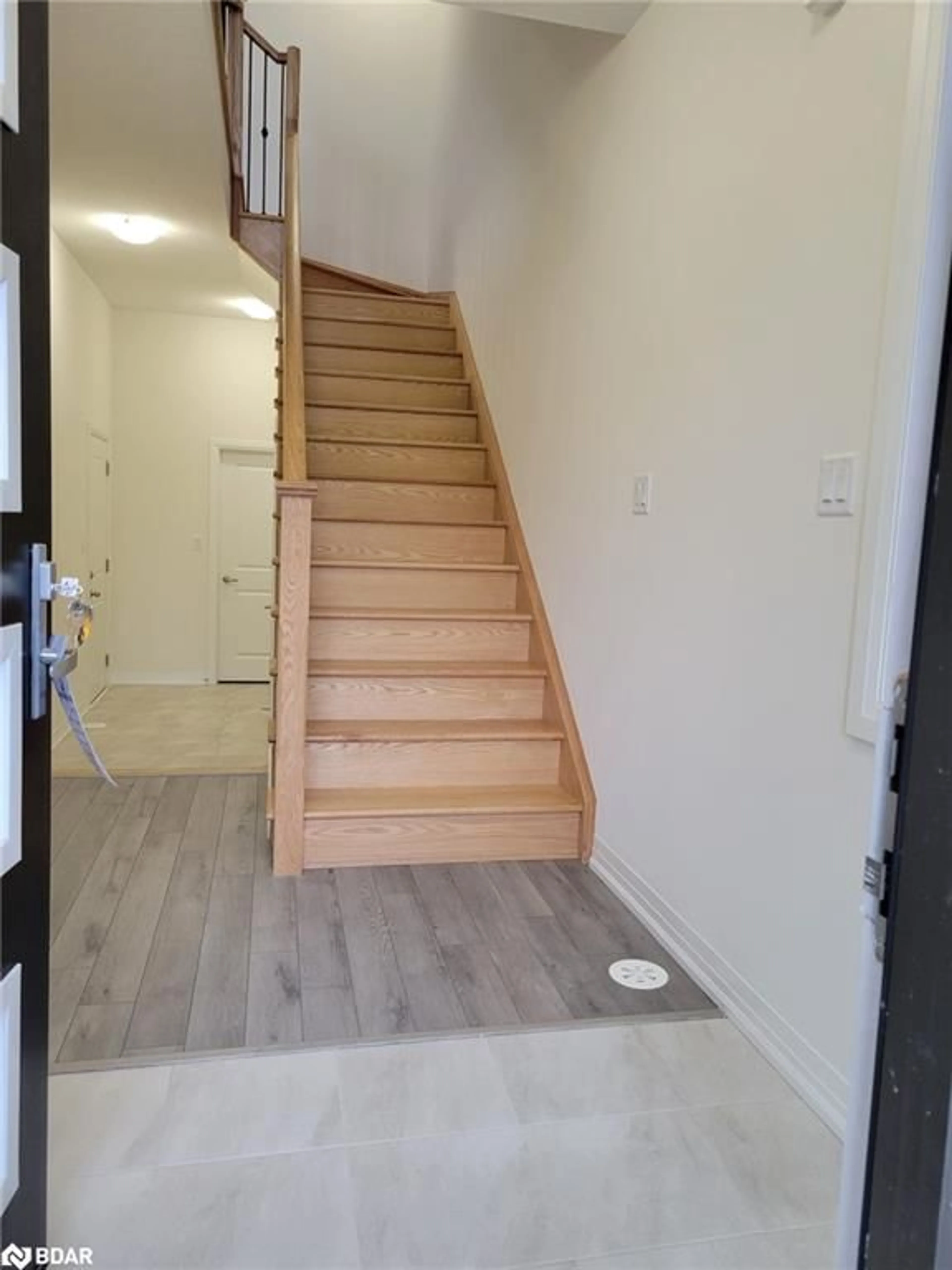 Unknown for 142 Turnberry Lane, Barrie Ontario L4N 6A3