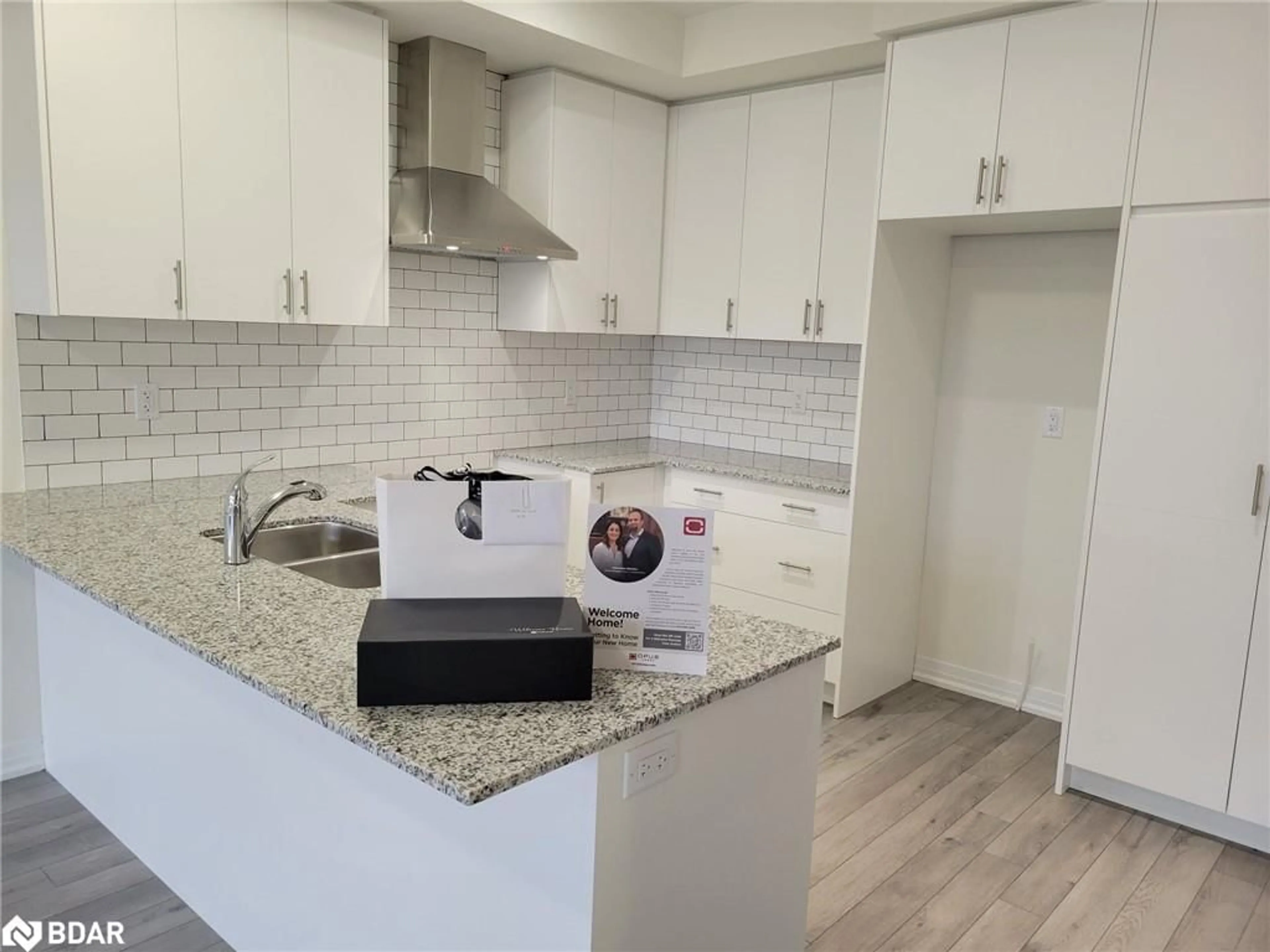 Unknown for 142 Turnberry Lane, Barrie Ontario L4N 6A3