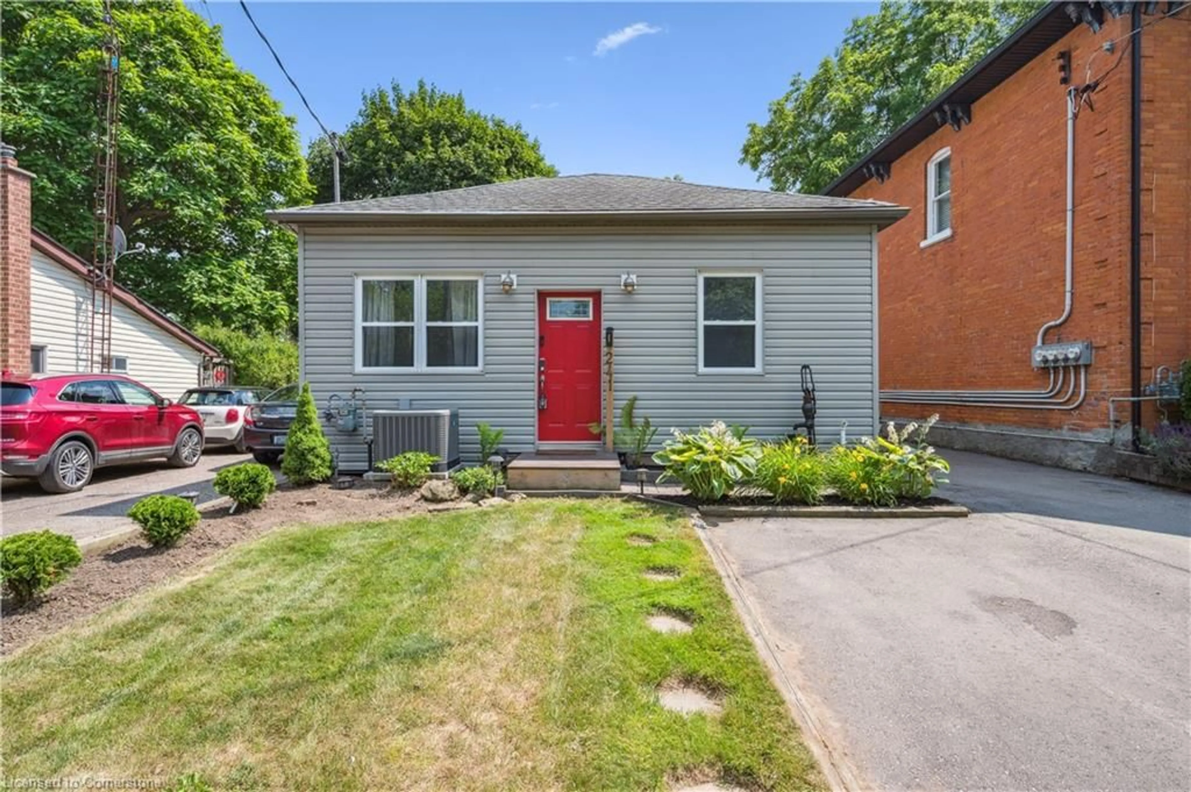 Home with brick exterior material, street for 241 8 Hwy, Dundas Ontario L9H 5E1