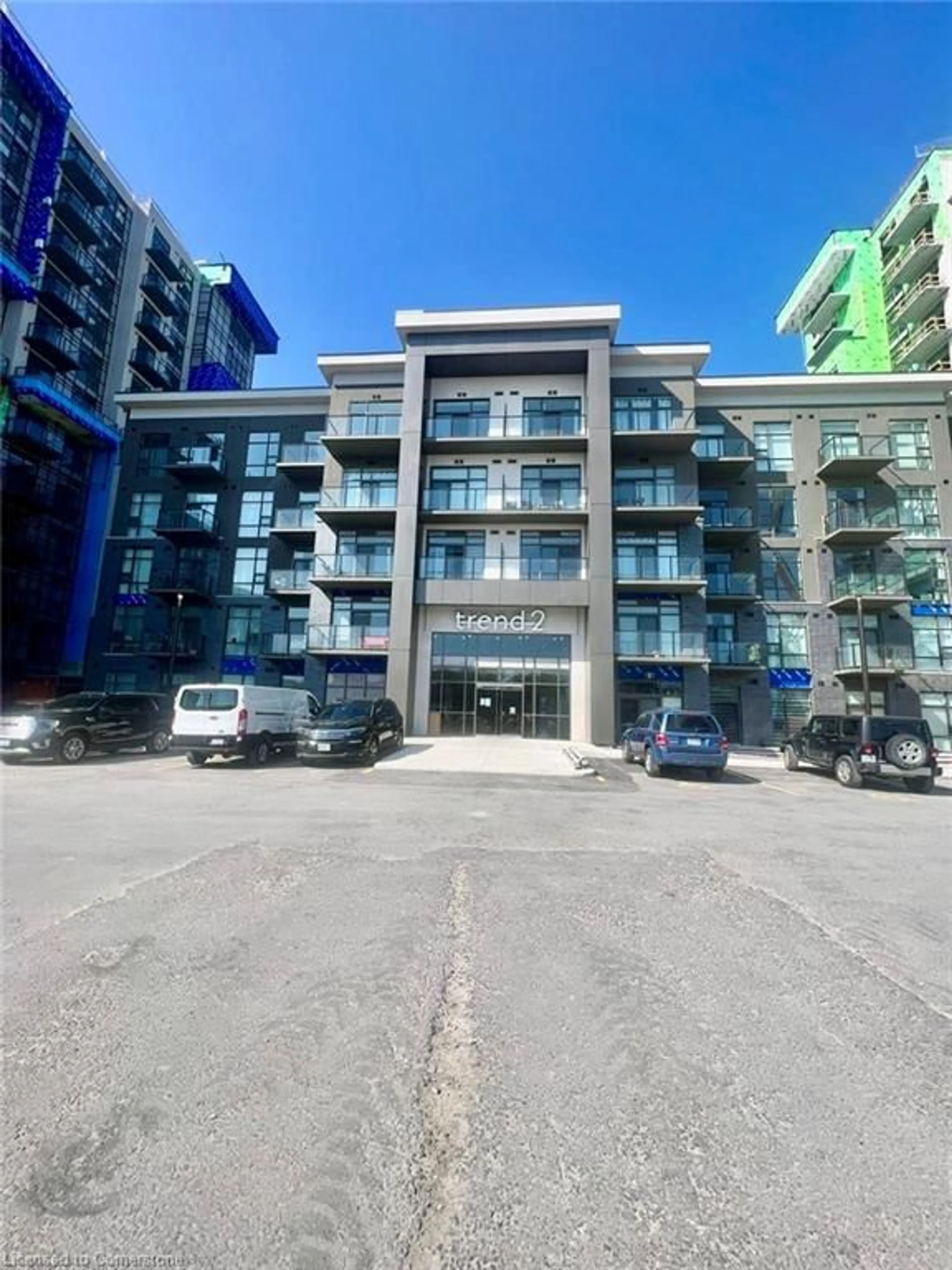 A pic from outside/outdoor area/front of a property/back of a property/a pic from drone, building for 460 Dundas St #703, Waterdown Ontario L8B 2A5